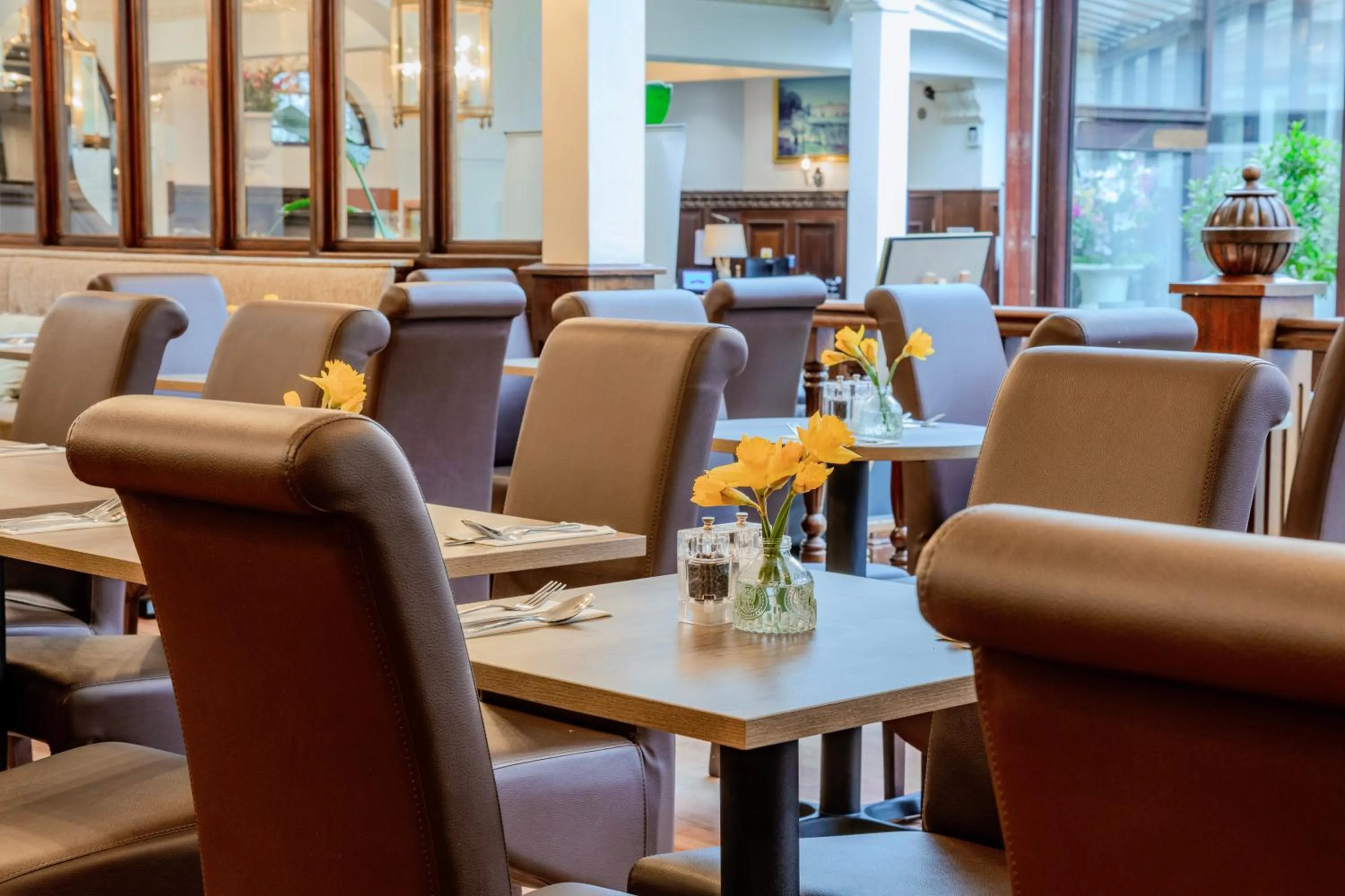 Restaurant/places to eat in Bosworth Hall Hotel