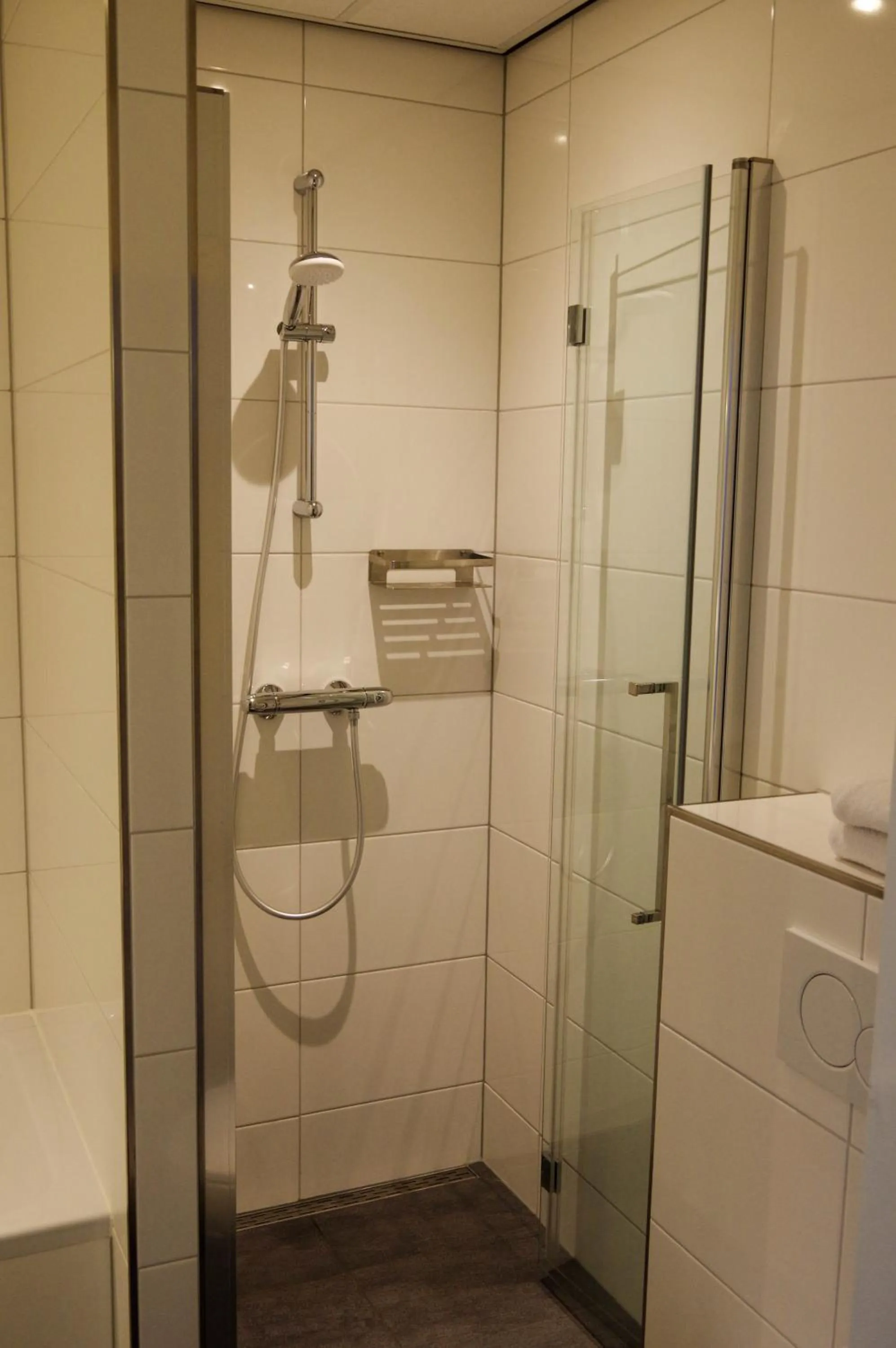 Shower in Hotel and Restaurant van Saaze