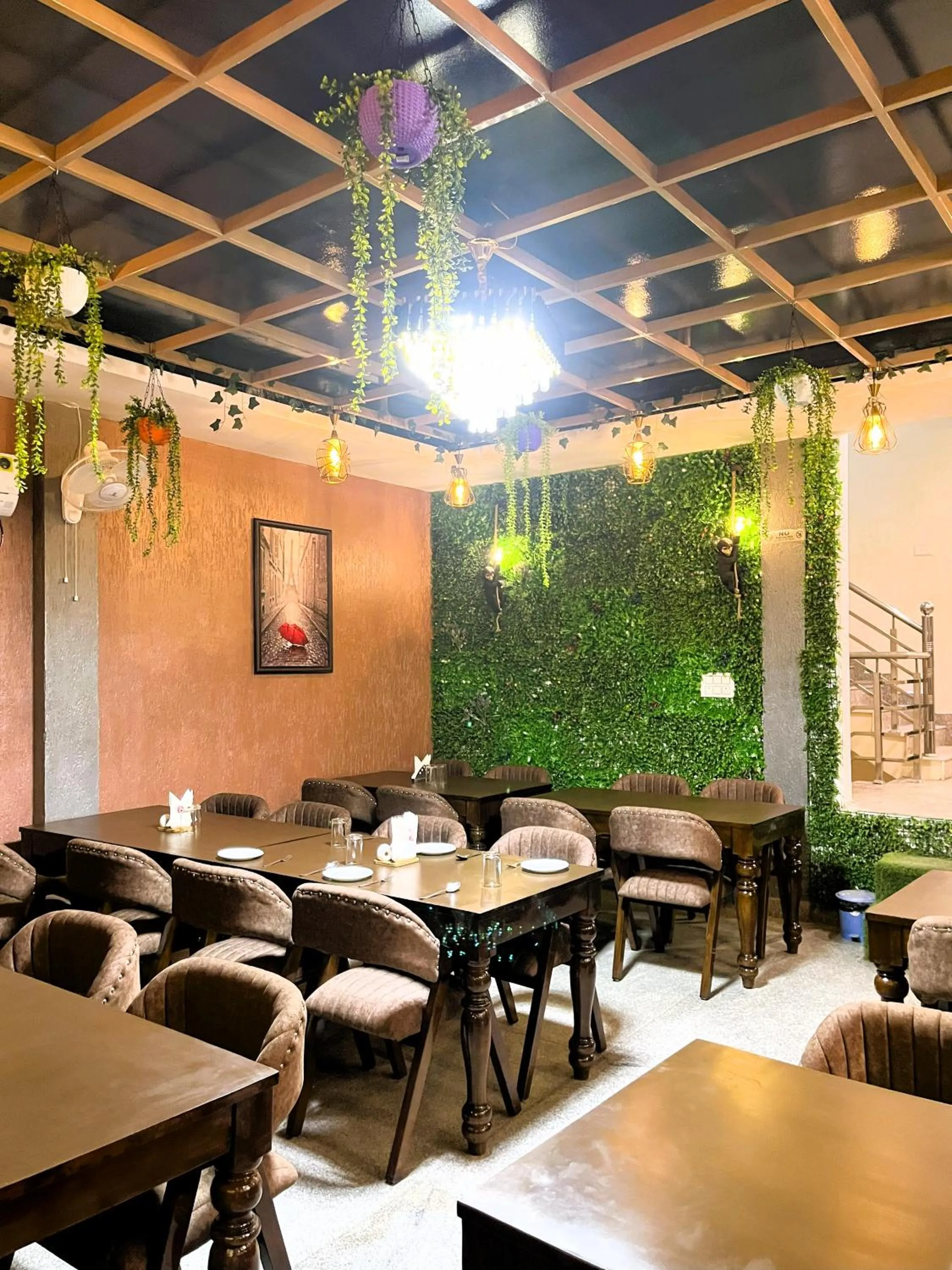 Restaurant/places to eat in Hotel Grand Parador