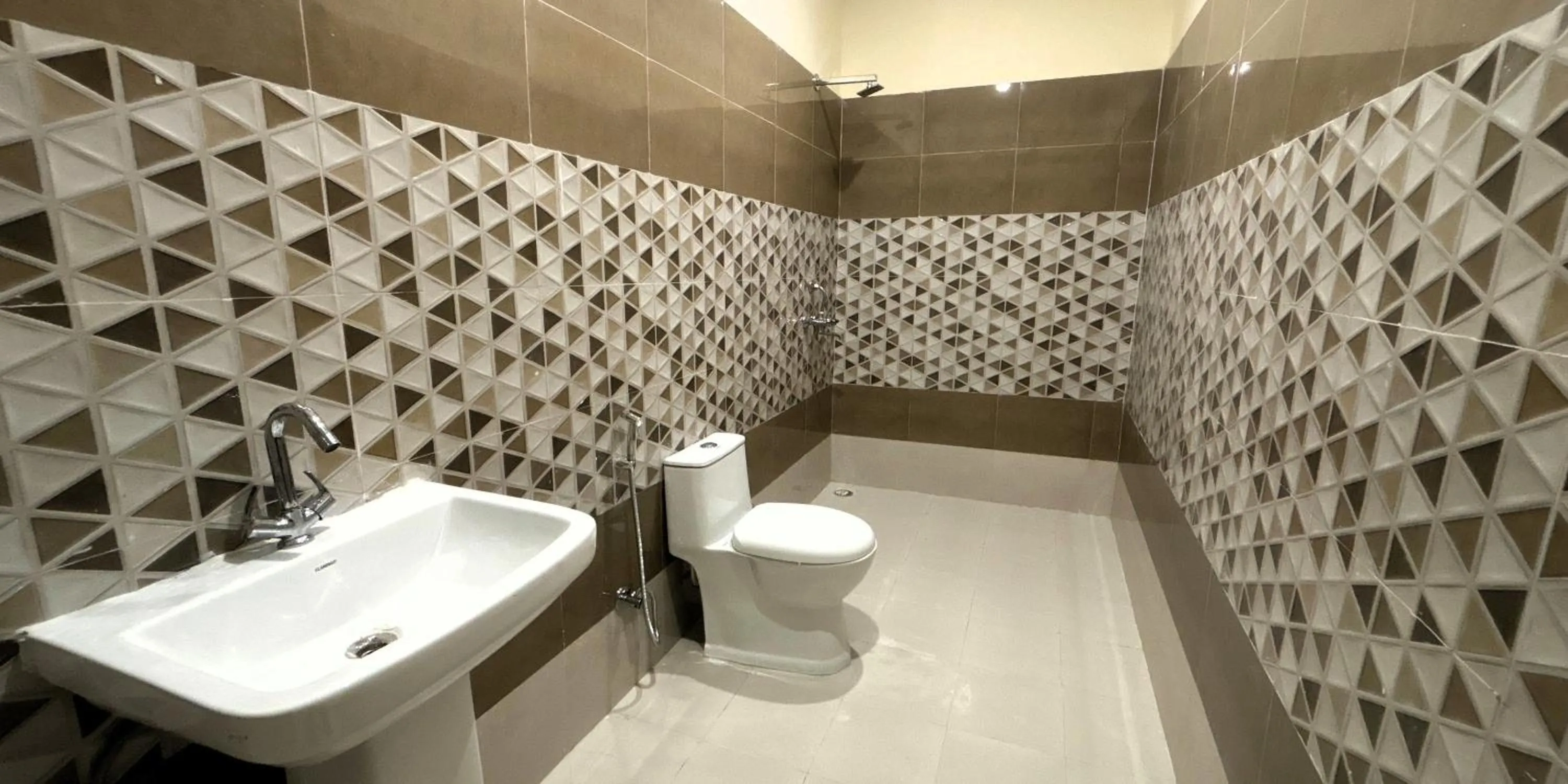 Shower in Hotel Grand Parador