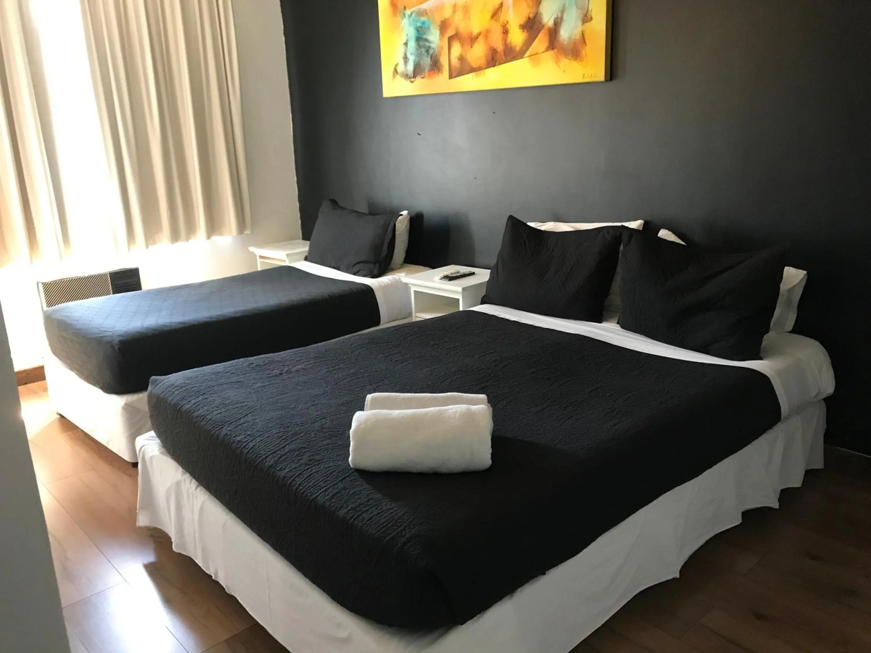 Photo of the whole room, Bed in Tremo Bellas Artes