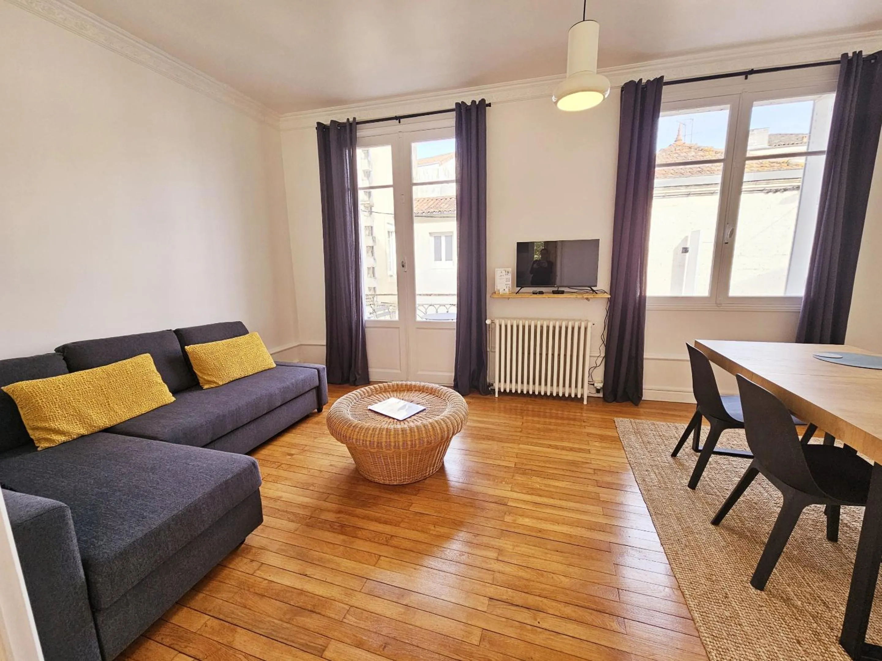 Living room in Fanfrelin joli T3 centre ville