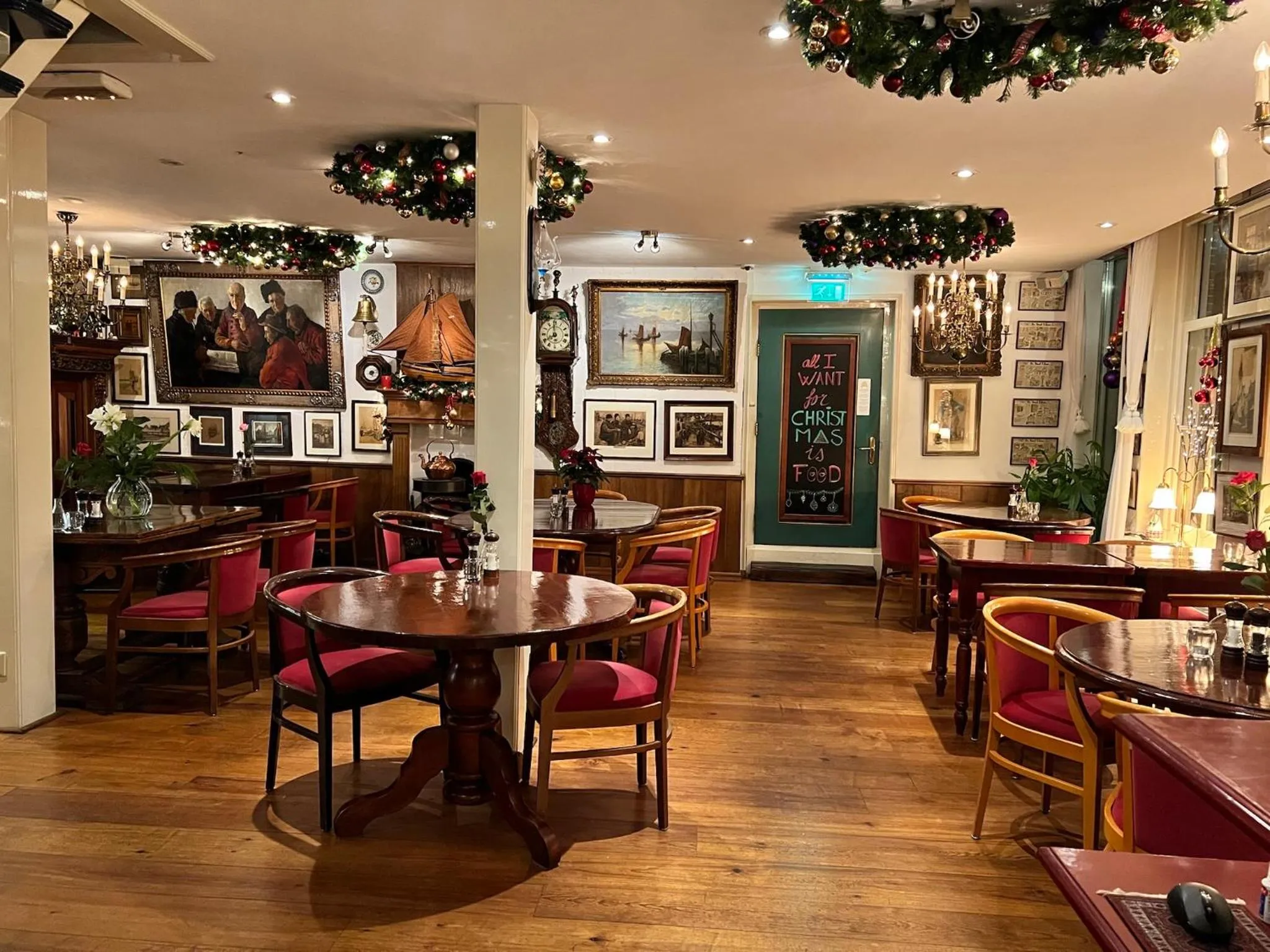 Property building in Hotel & Restaurant De Fortuna