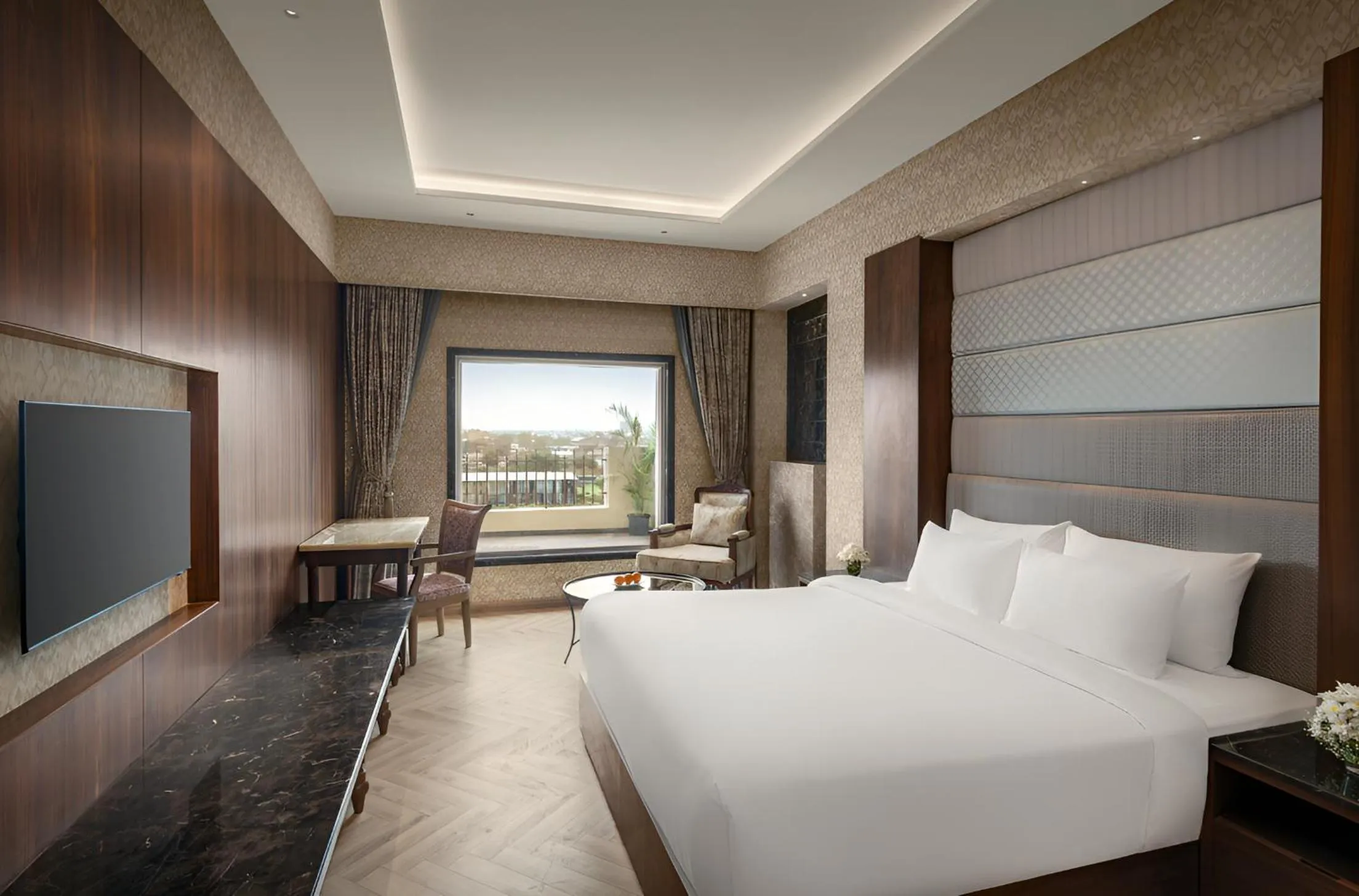 Bed in Jasraj Palace Yavatmal Hotel, a member of Radisson Individuals