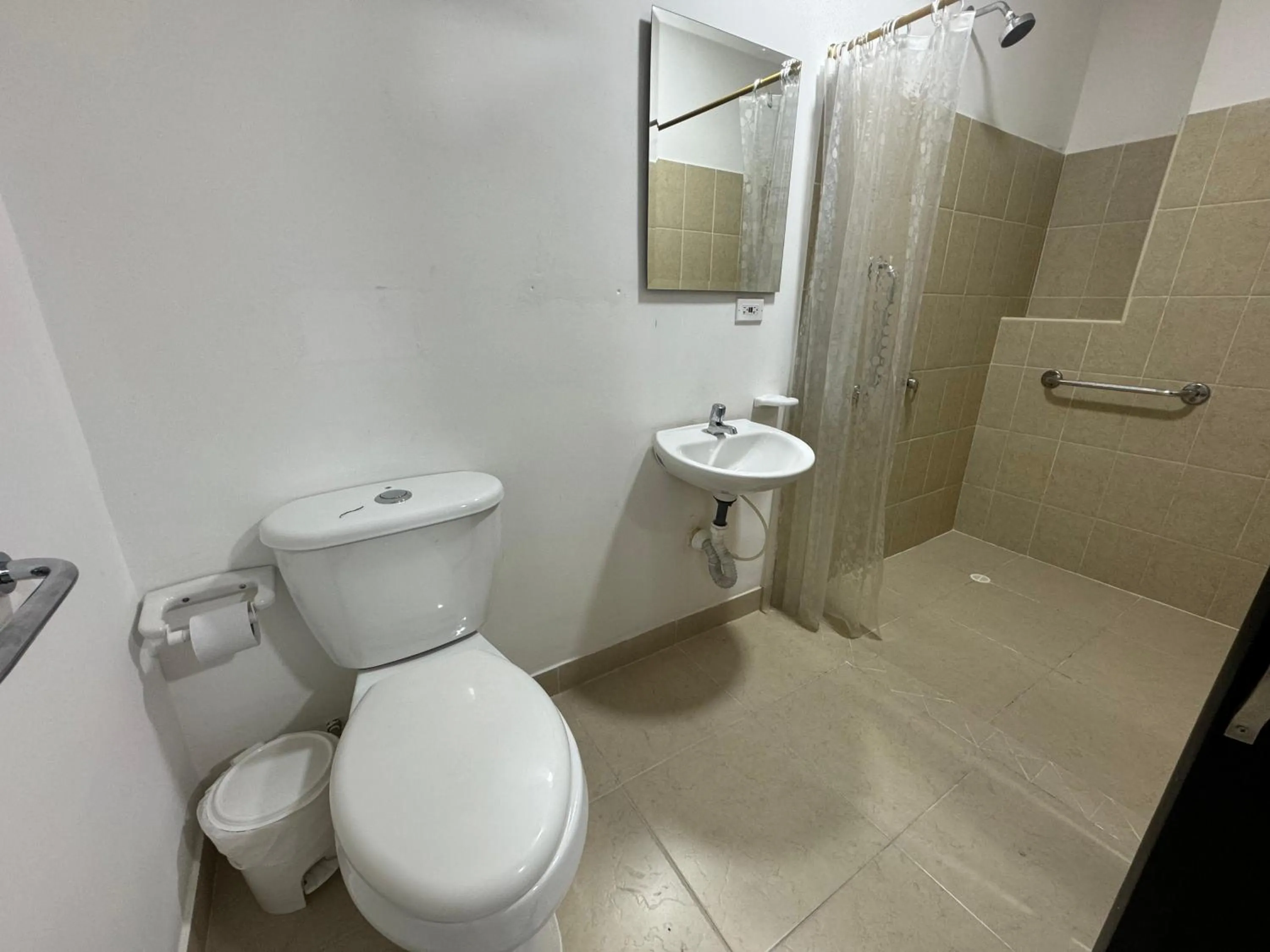 Bathroom in Hotel Mar Inn Cali