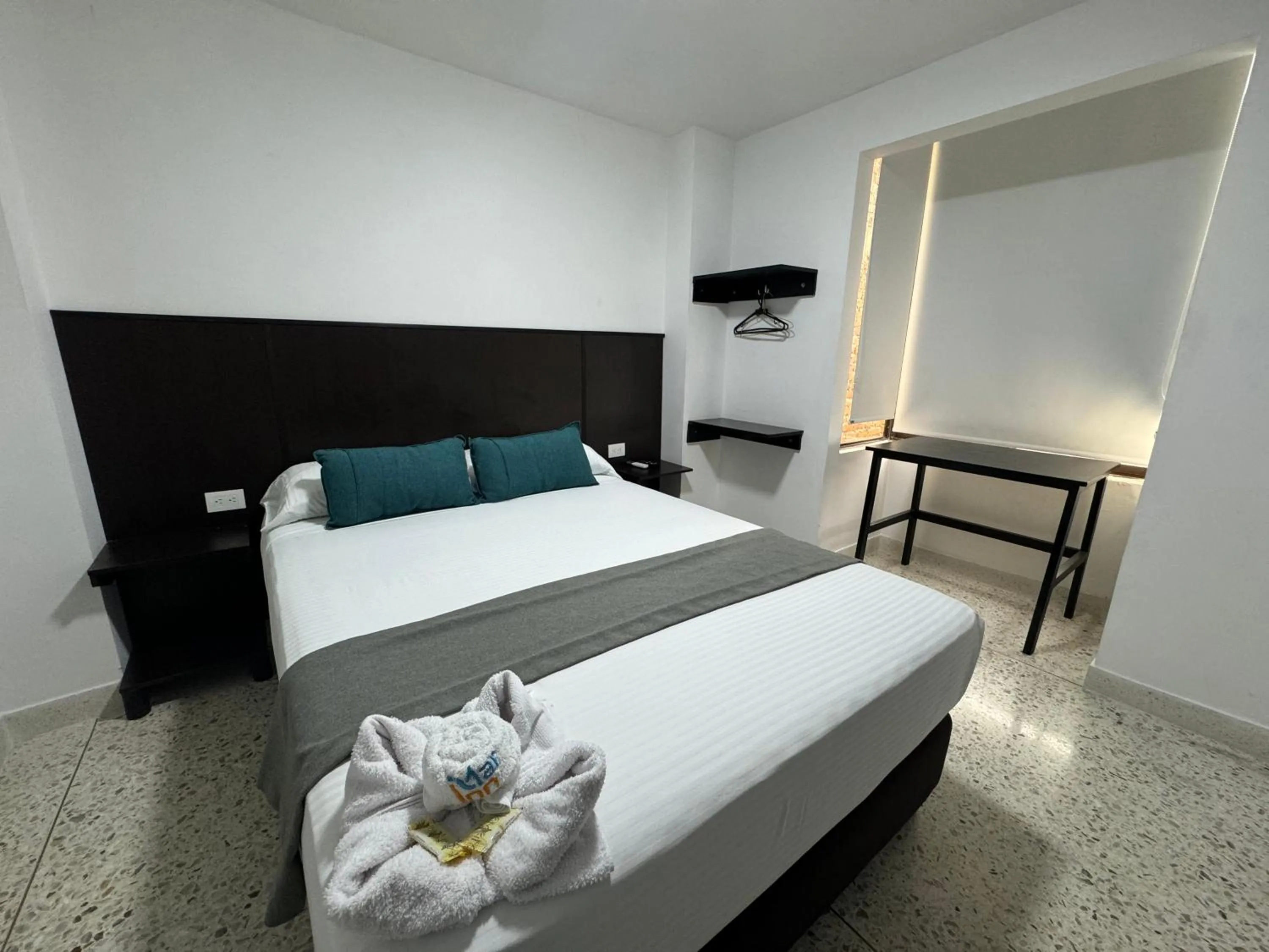 Bed in Hotel Mar Inn Cali