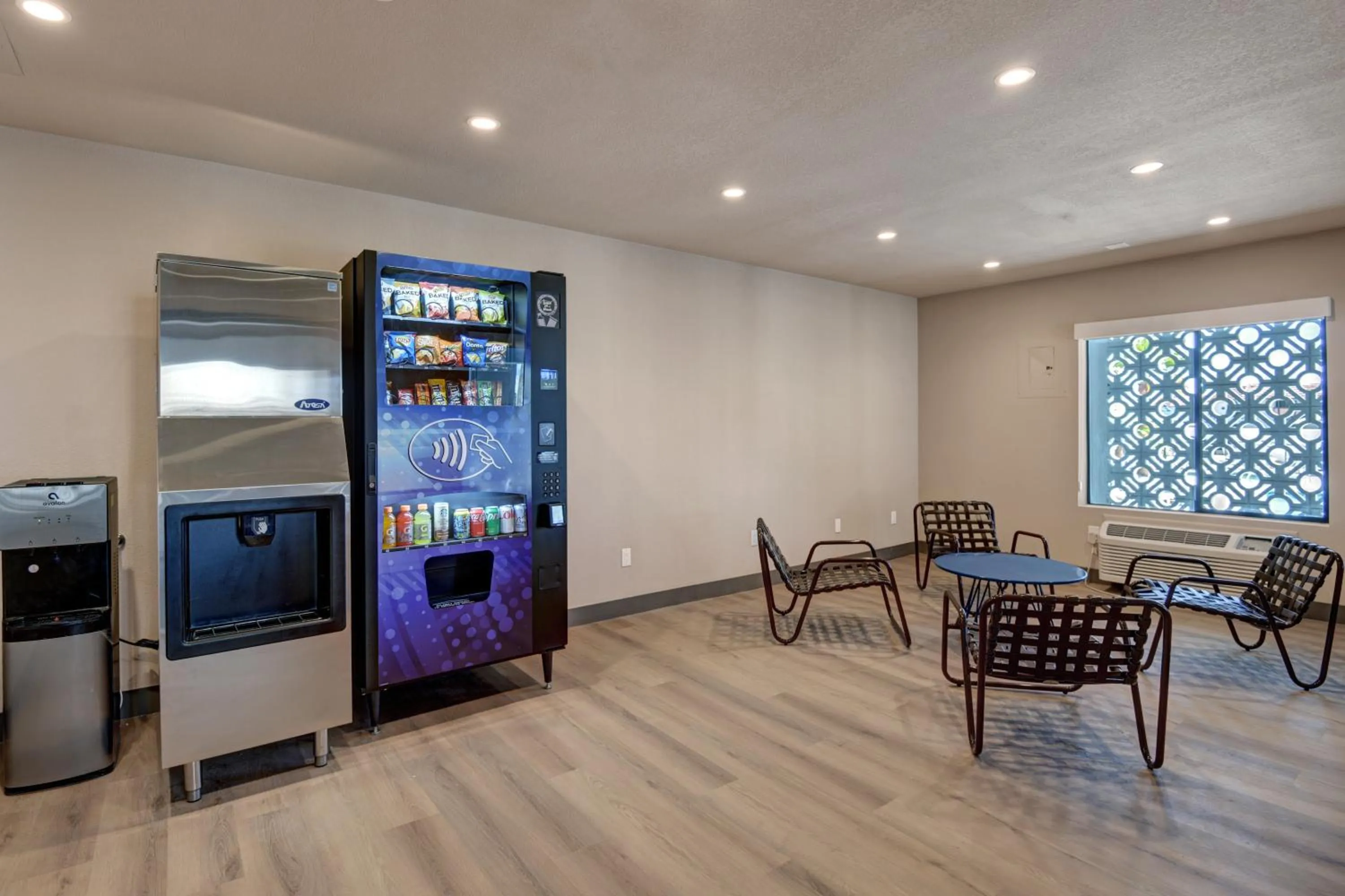 vending machine in The Dunes Hotel (Palm Springs)