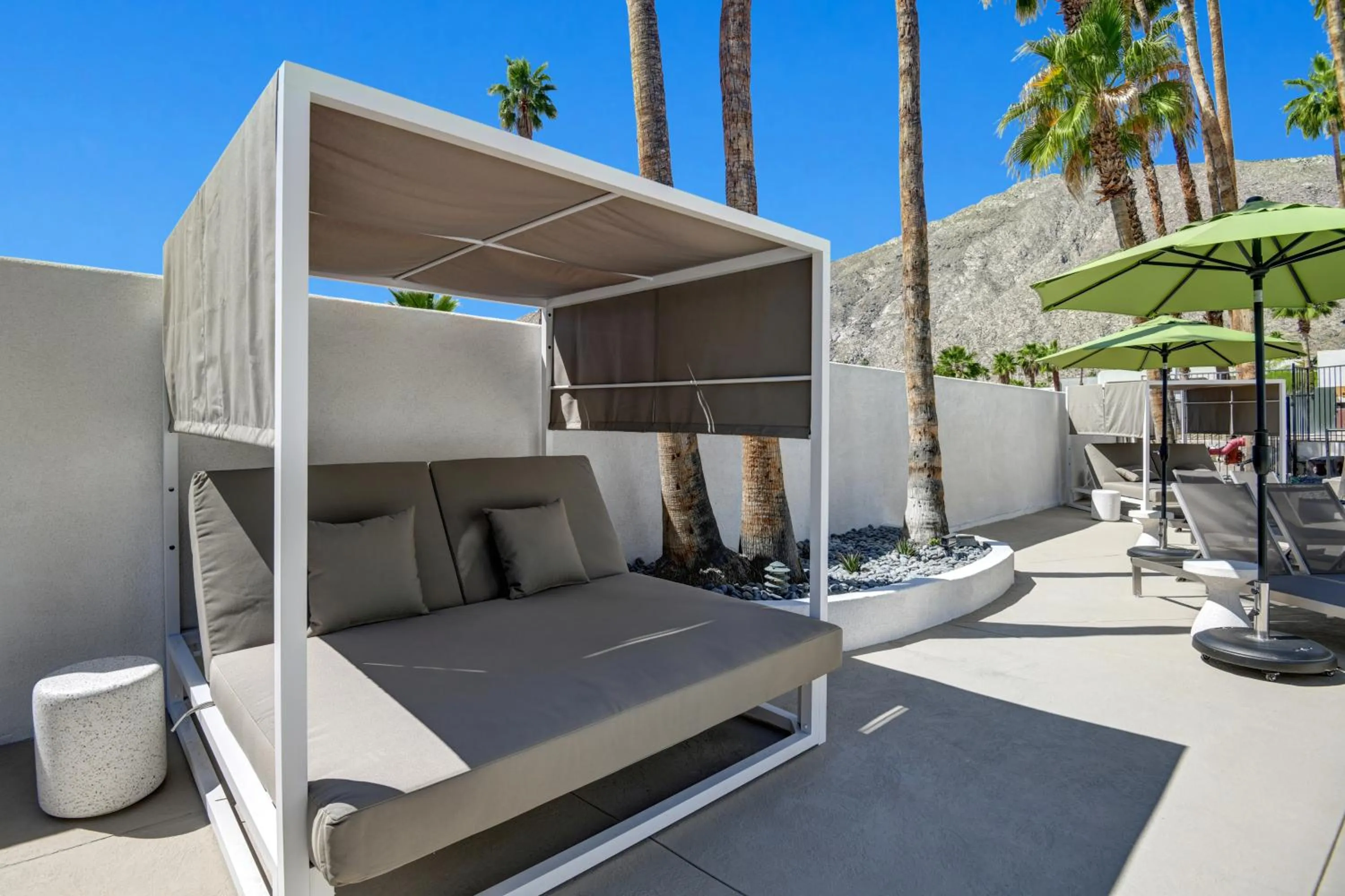 sunbed in The Dunes Hotel (Palm Springs)