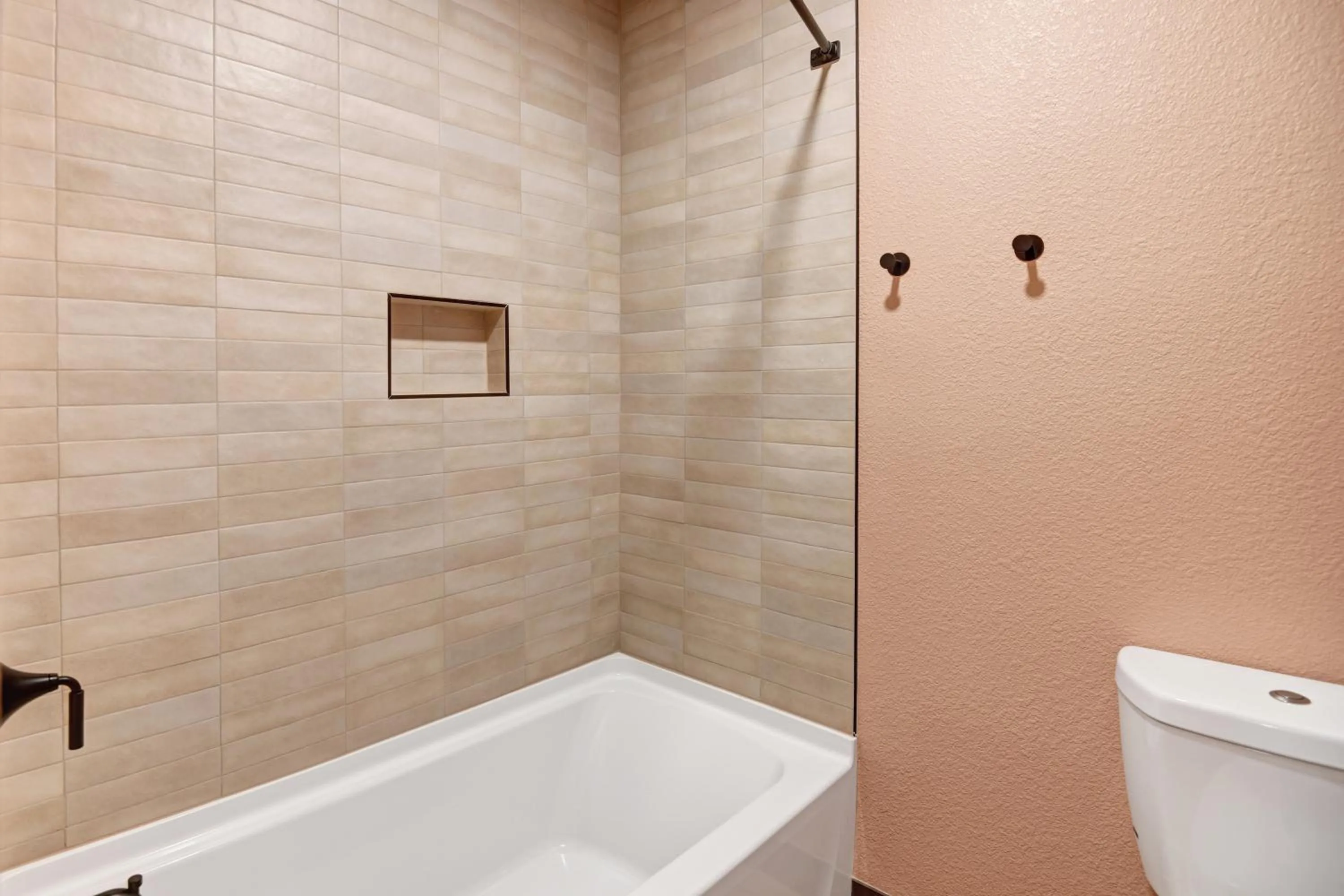 Shower in The Dunes Hotel (Palm Springs)