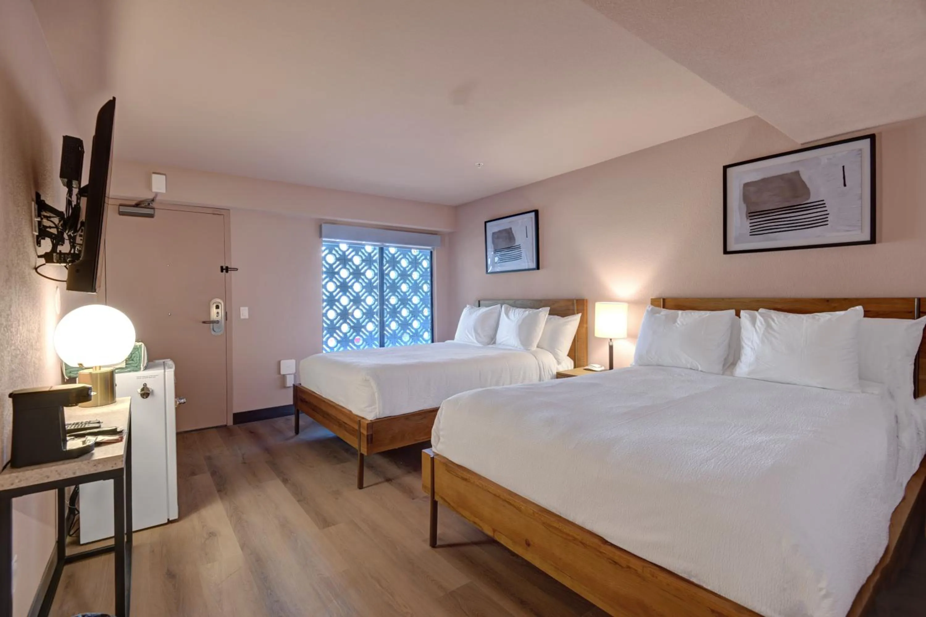 Bedroom, Bed in The Dunes Hotel (Palm Springs)