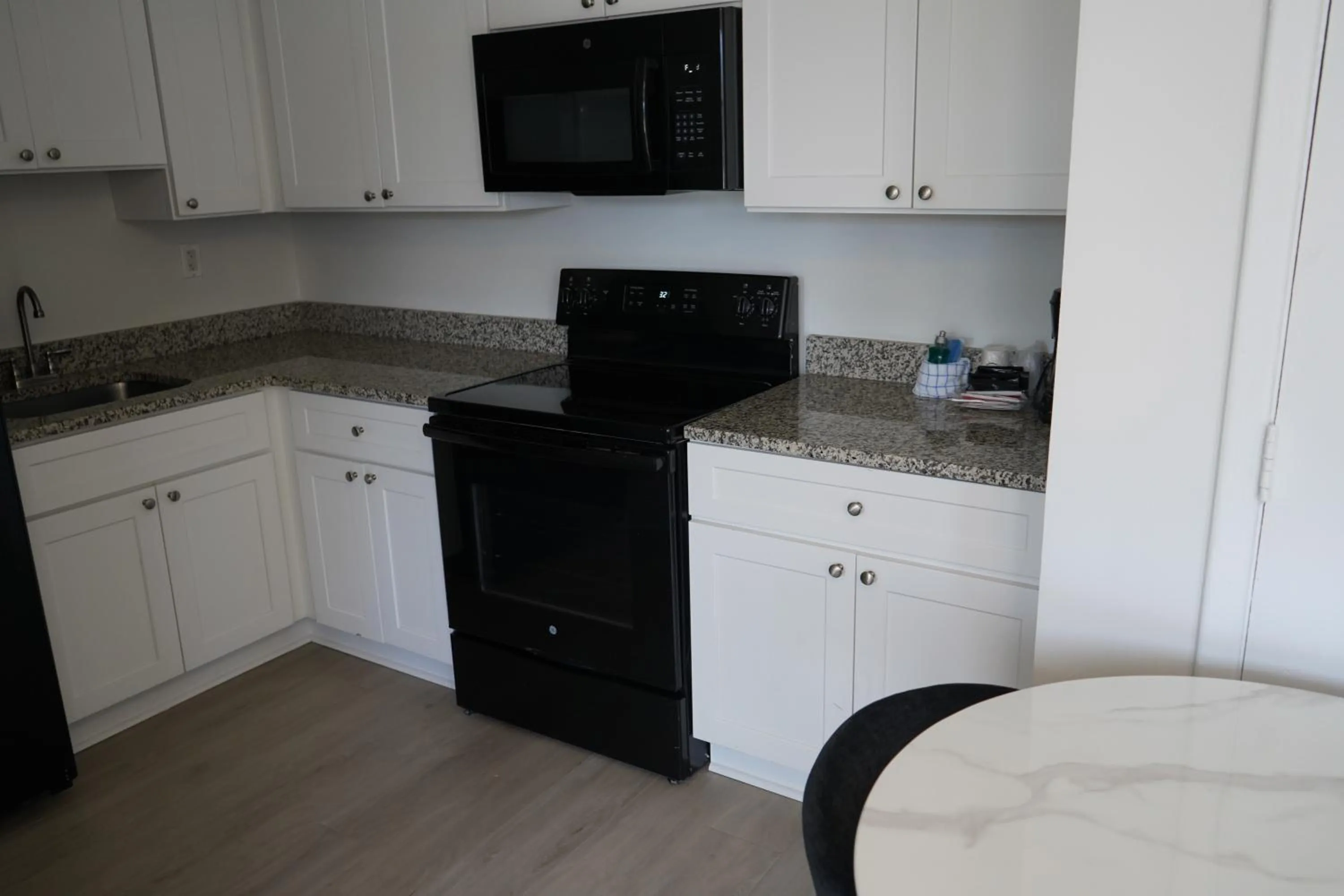 Kitchen or kitchenette in Indigo