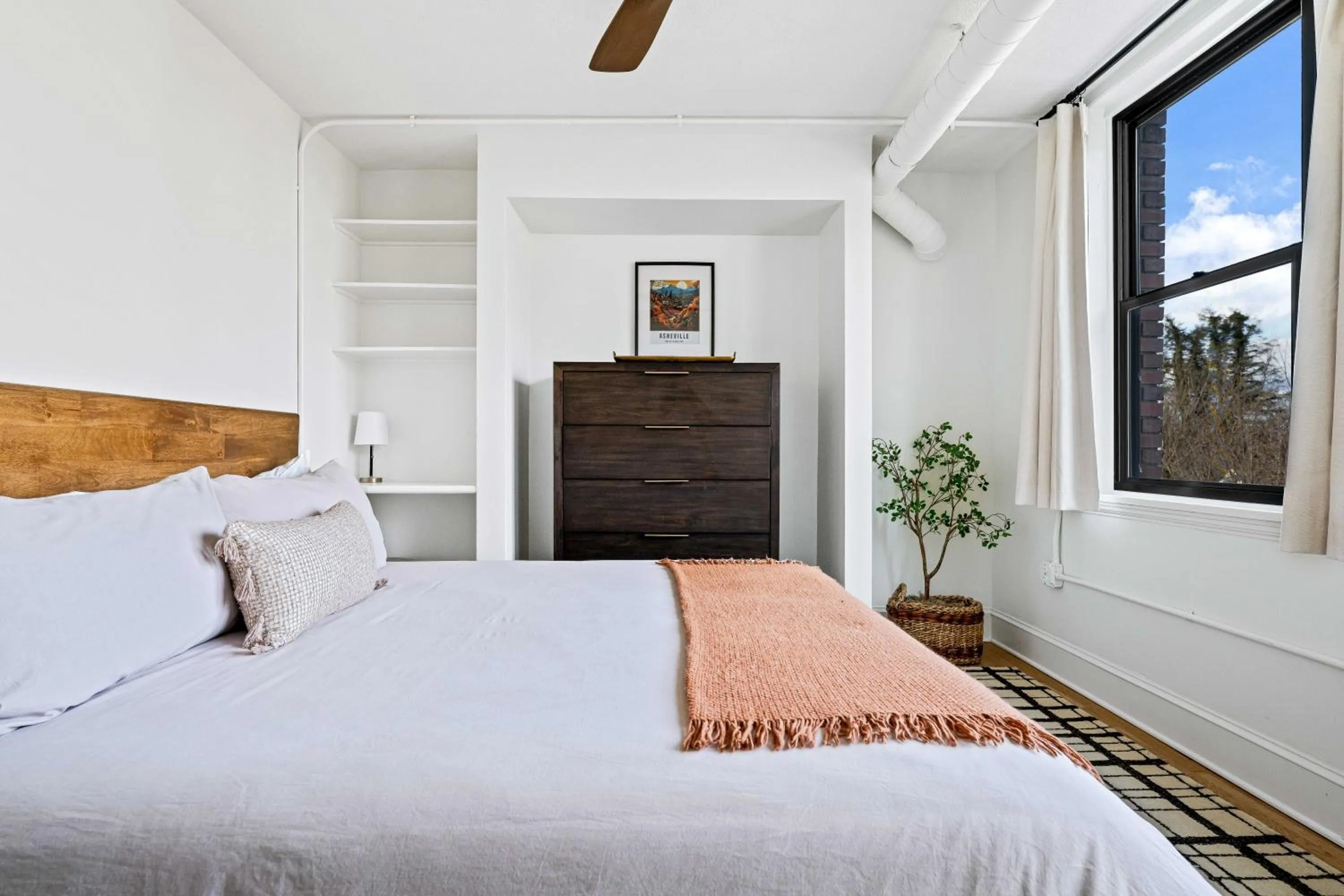 Property building in Kasa Downtown Asheville