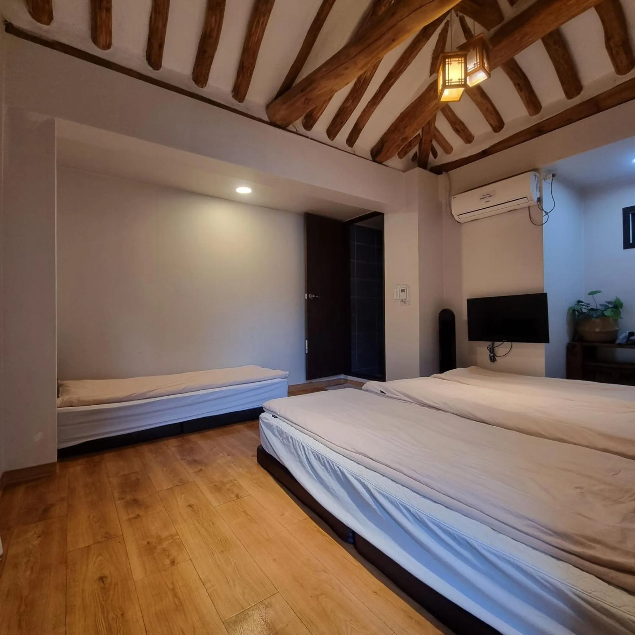 Bed in Bibimbap Hanok Guesthouse Gyeongbokgung