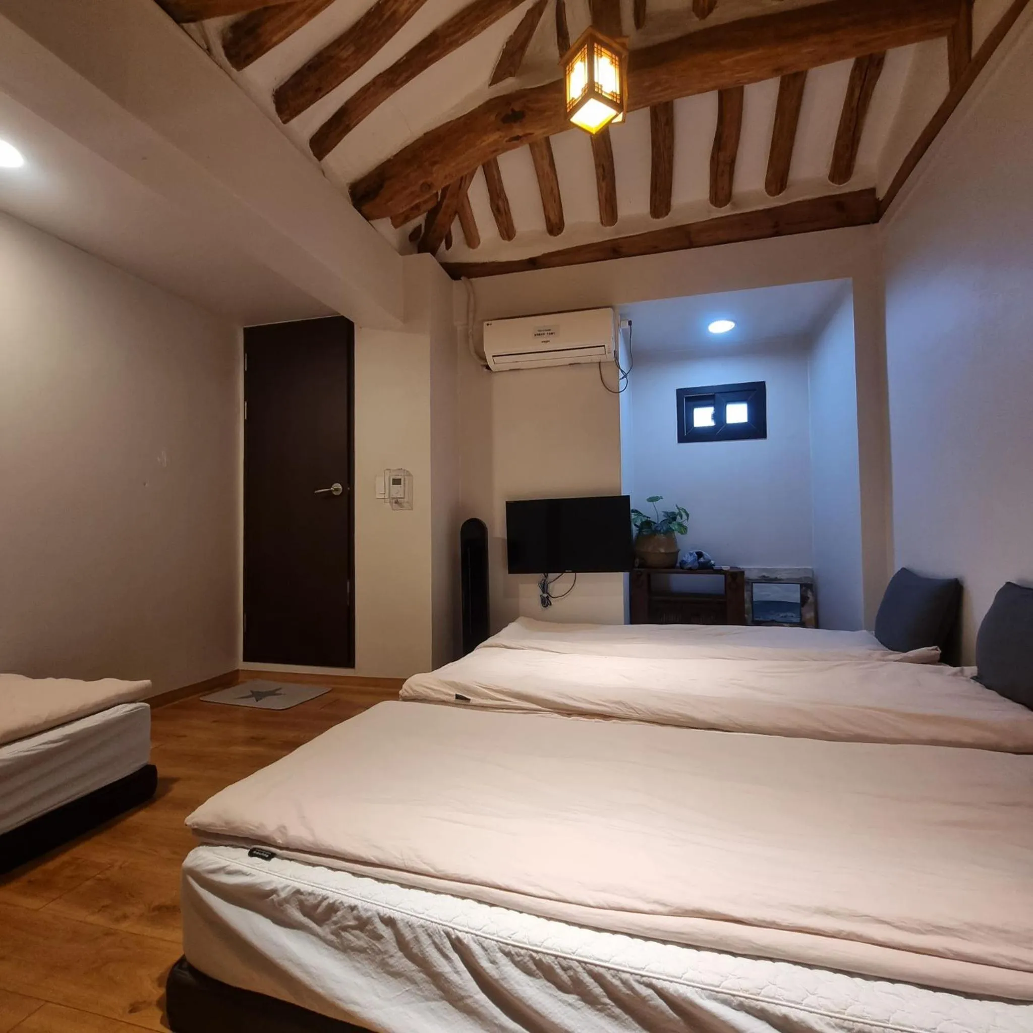 Bed in Bibimbap Hanok Guesthouse Gyeongbokgung