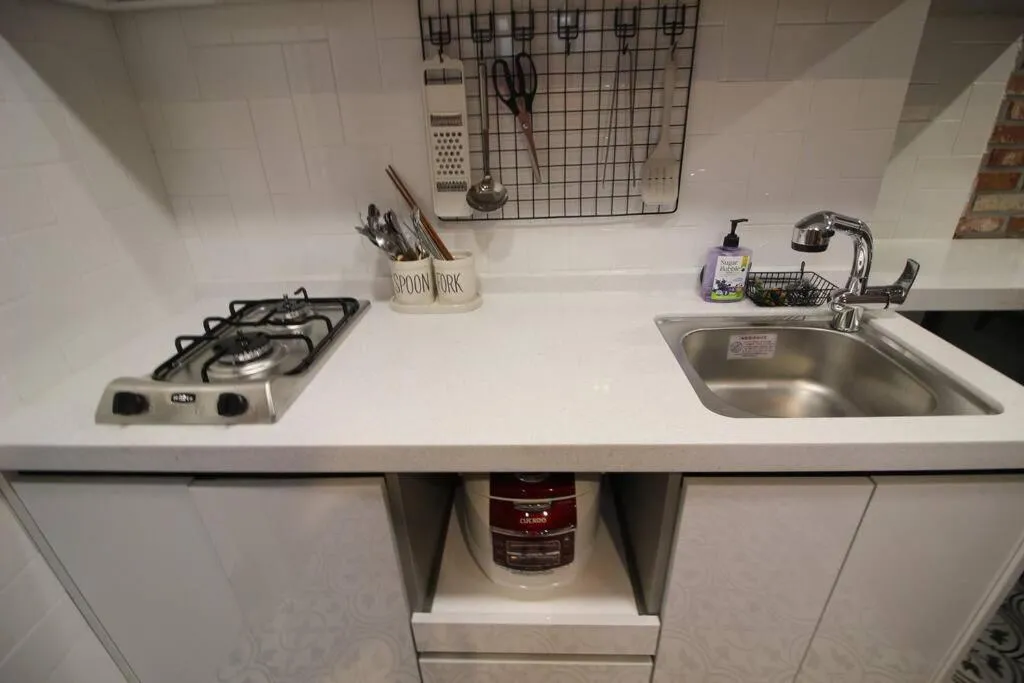 Kitchen or kitchenette in Bibimbap Hanok Guesthouse Gyeongbokgung