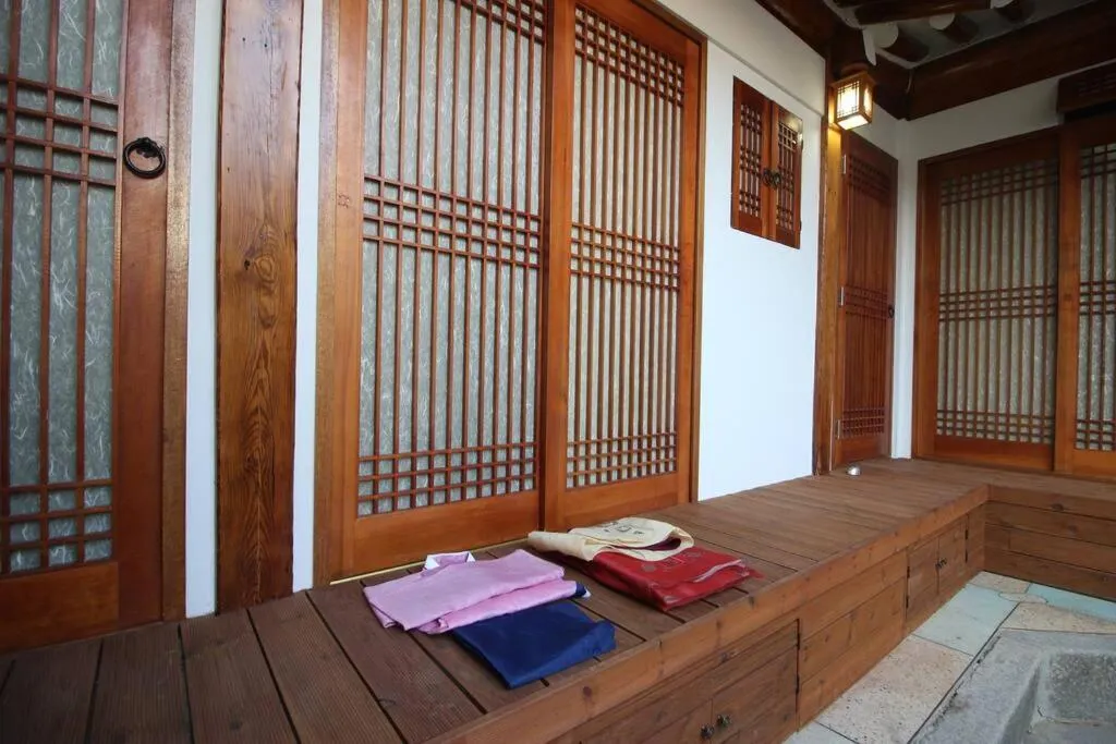 Property building in Bibimbap Hanok Guesthouse Gyeongbokgung