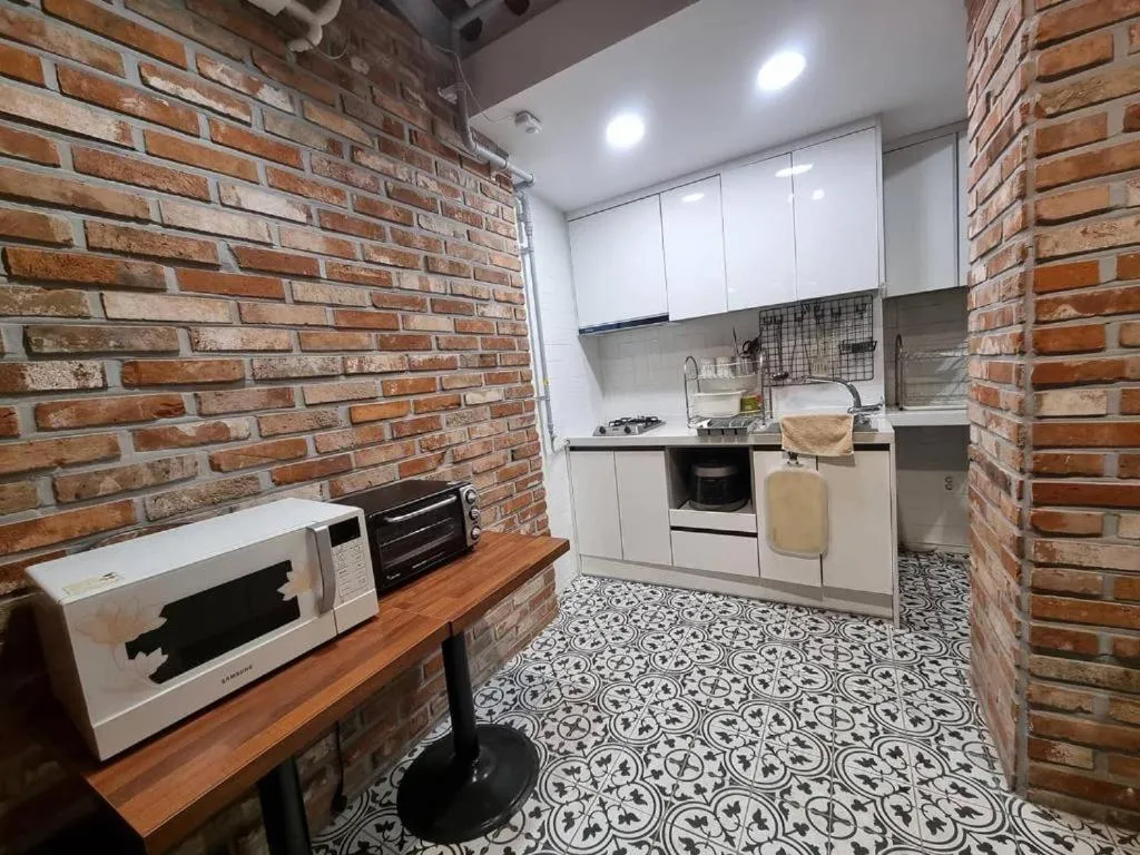 kitchen in Bibimbap Hanok Guesthouse Gyeongbokgung