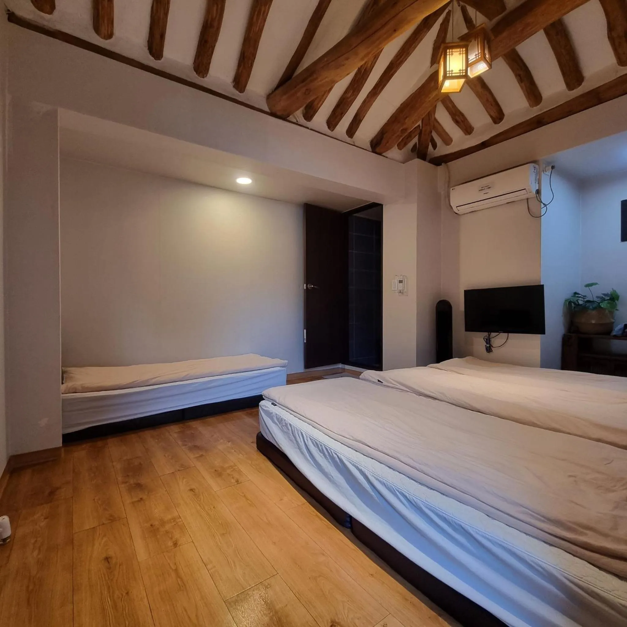 Bed in Bibimbap Hanok Guesthouse Gyeongbokgung