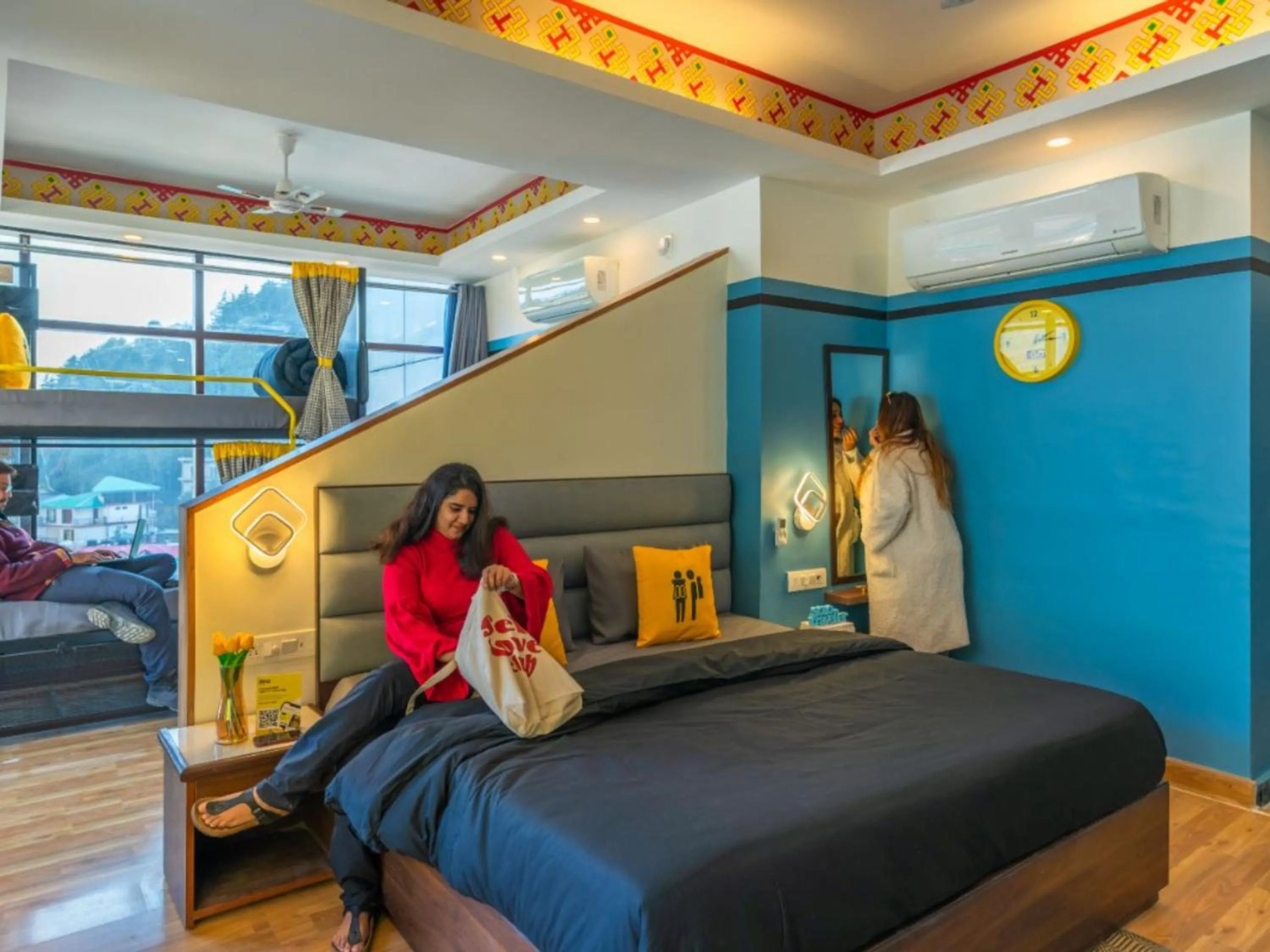 Bed in The Hosteller Mcleodganj, Bhagsu Waterfall