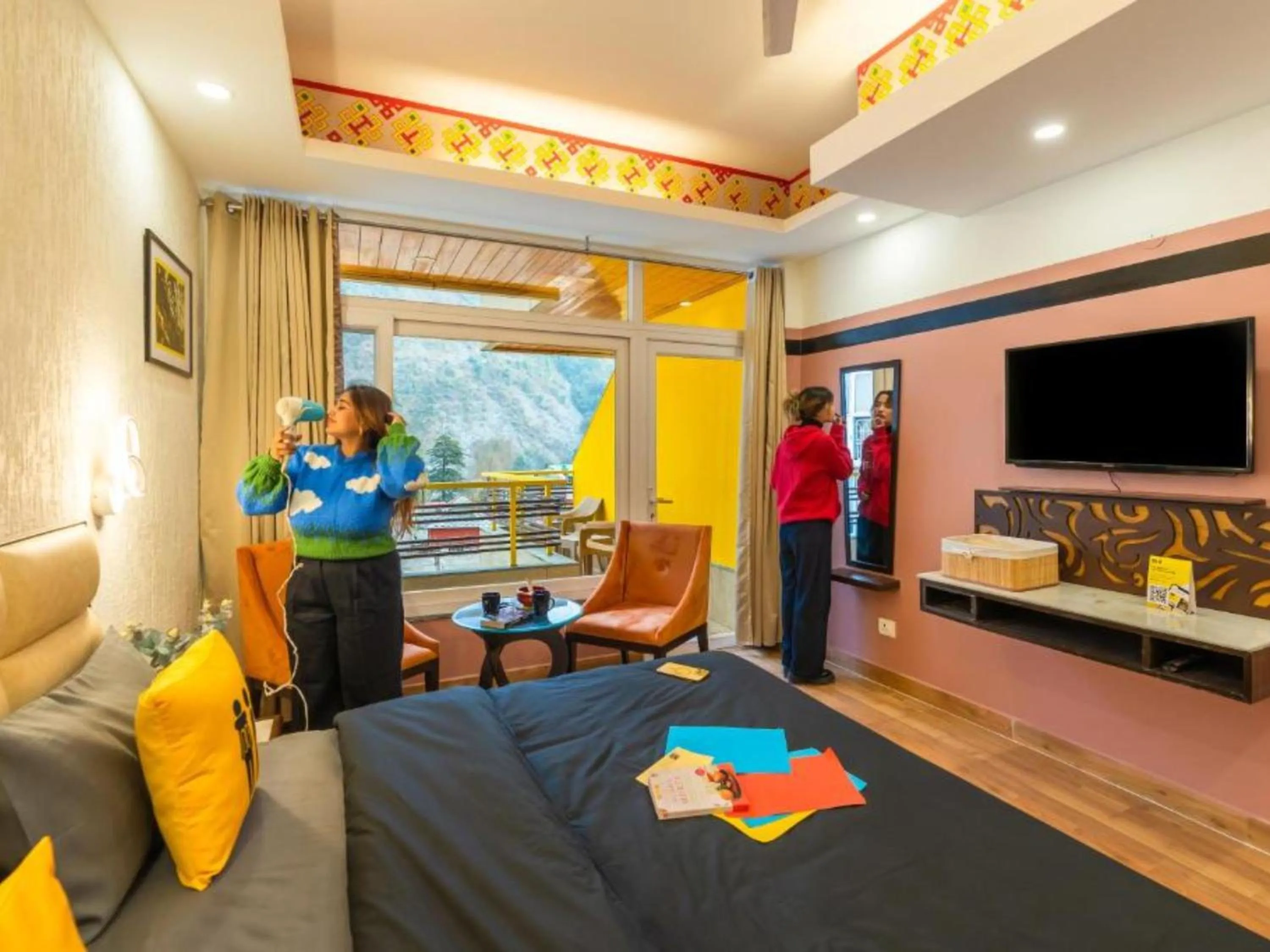 Bed in The Hosteller Mcleodganj, Bhagsu Waterfall