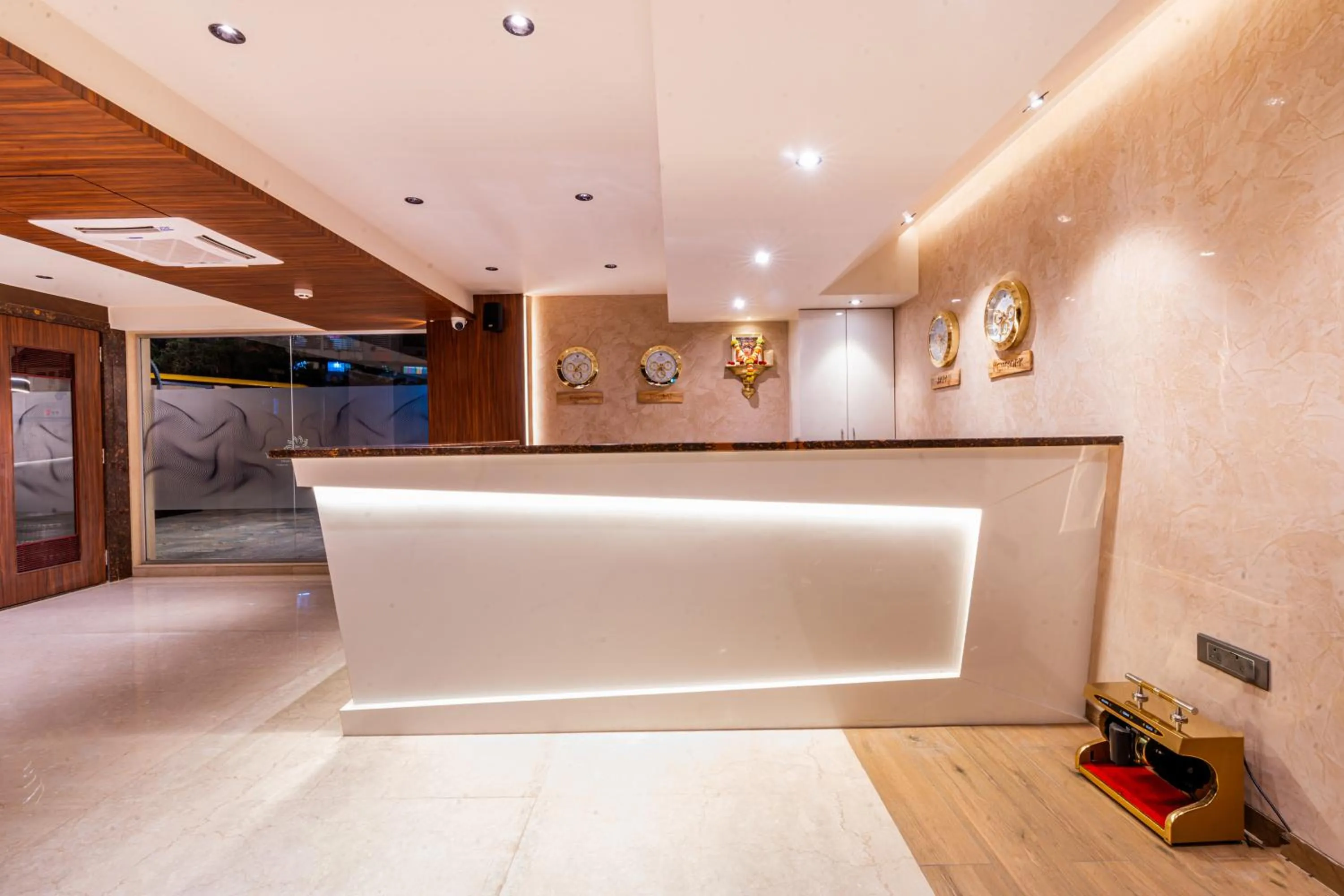 Lobby or reception in Treebo Premium Heritage Grand -Majiwada Thane