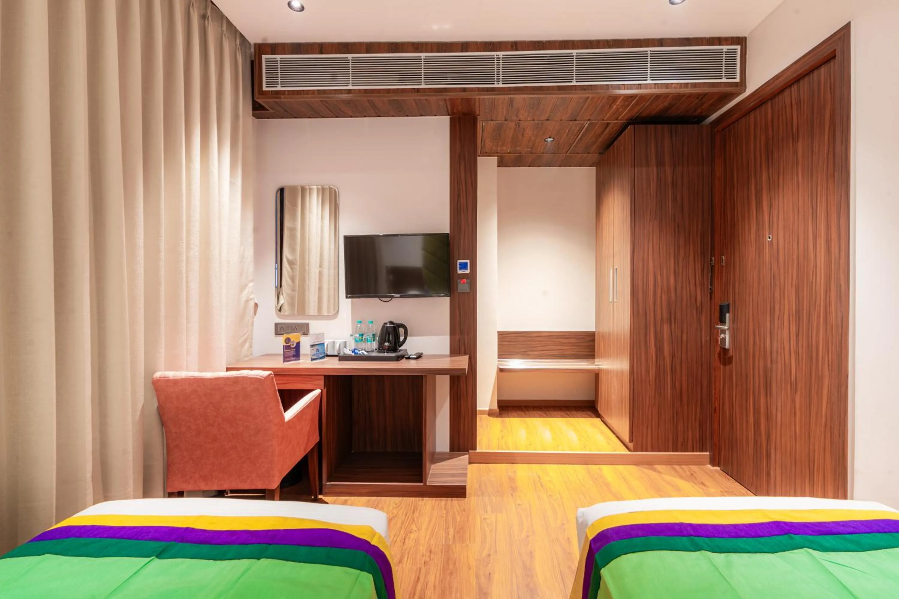 Bedroom, Bed in Treebo Premium Heritage Grand -Majiwada Thane