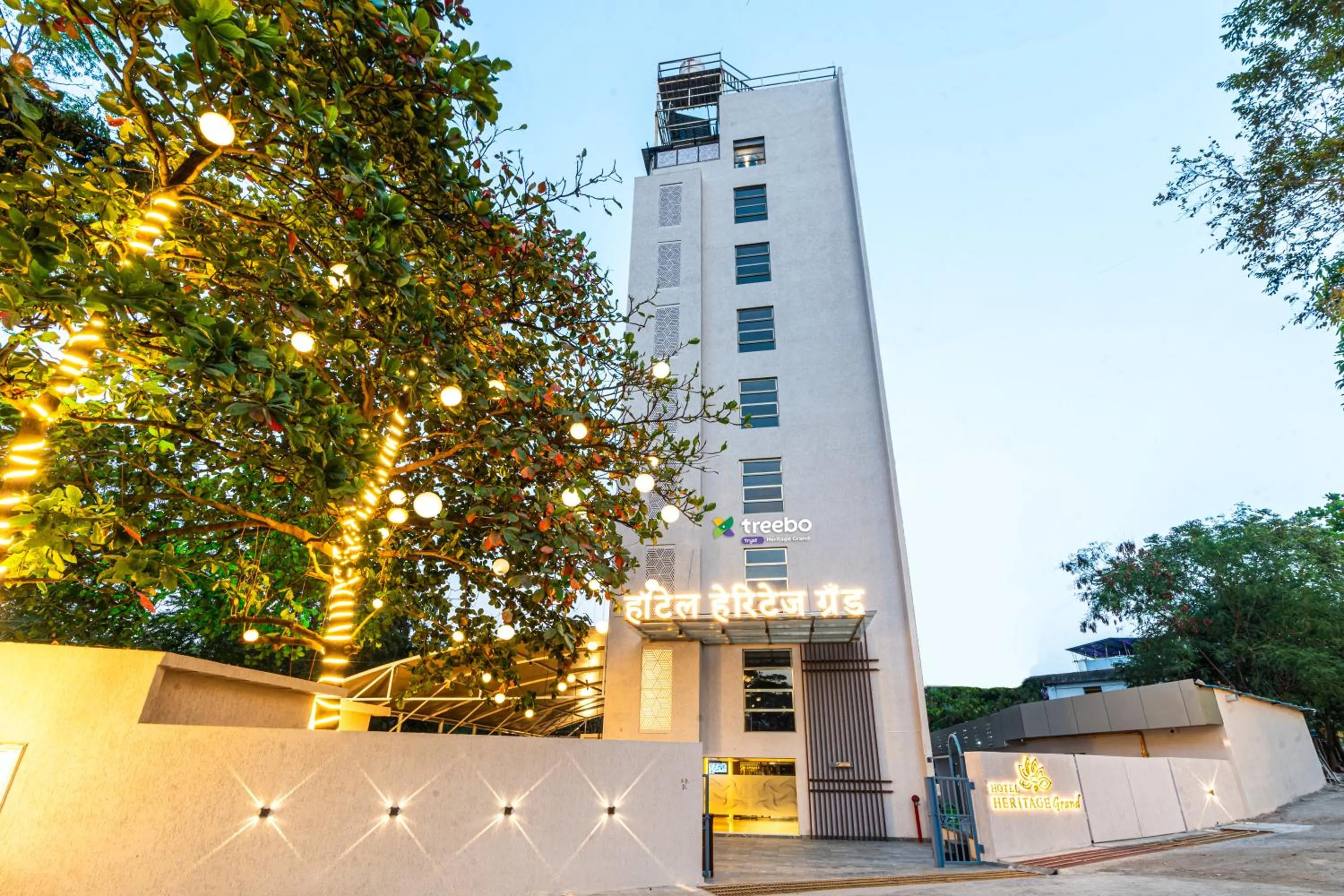 Facade/entrance in Treebo Premium Heritage Grand -Majiwada Thane