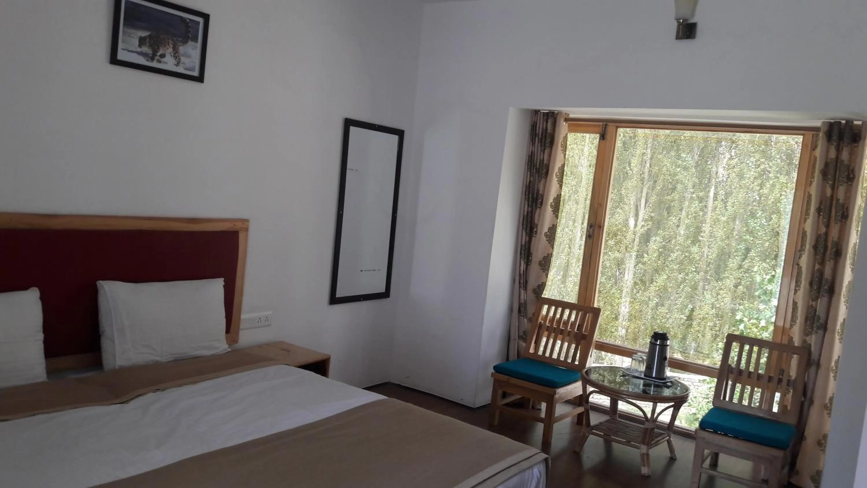 Bedroom, Bed in Hotel Lhalingkha
