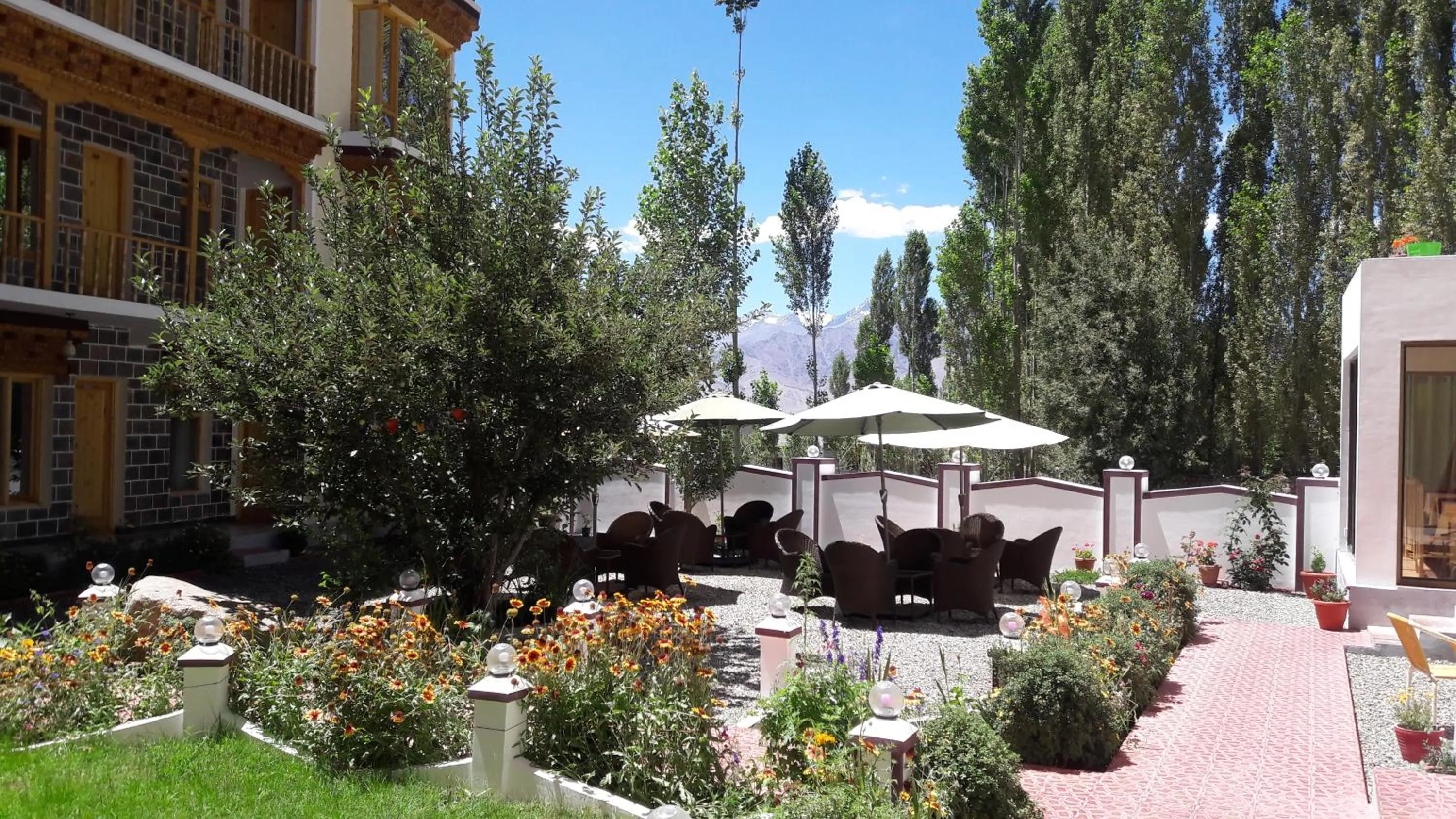 Natural landscape in Hotel Lhalingkha