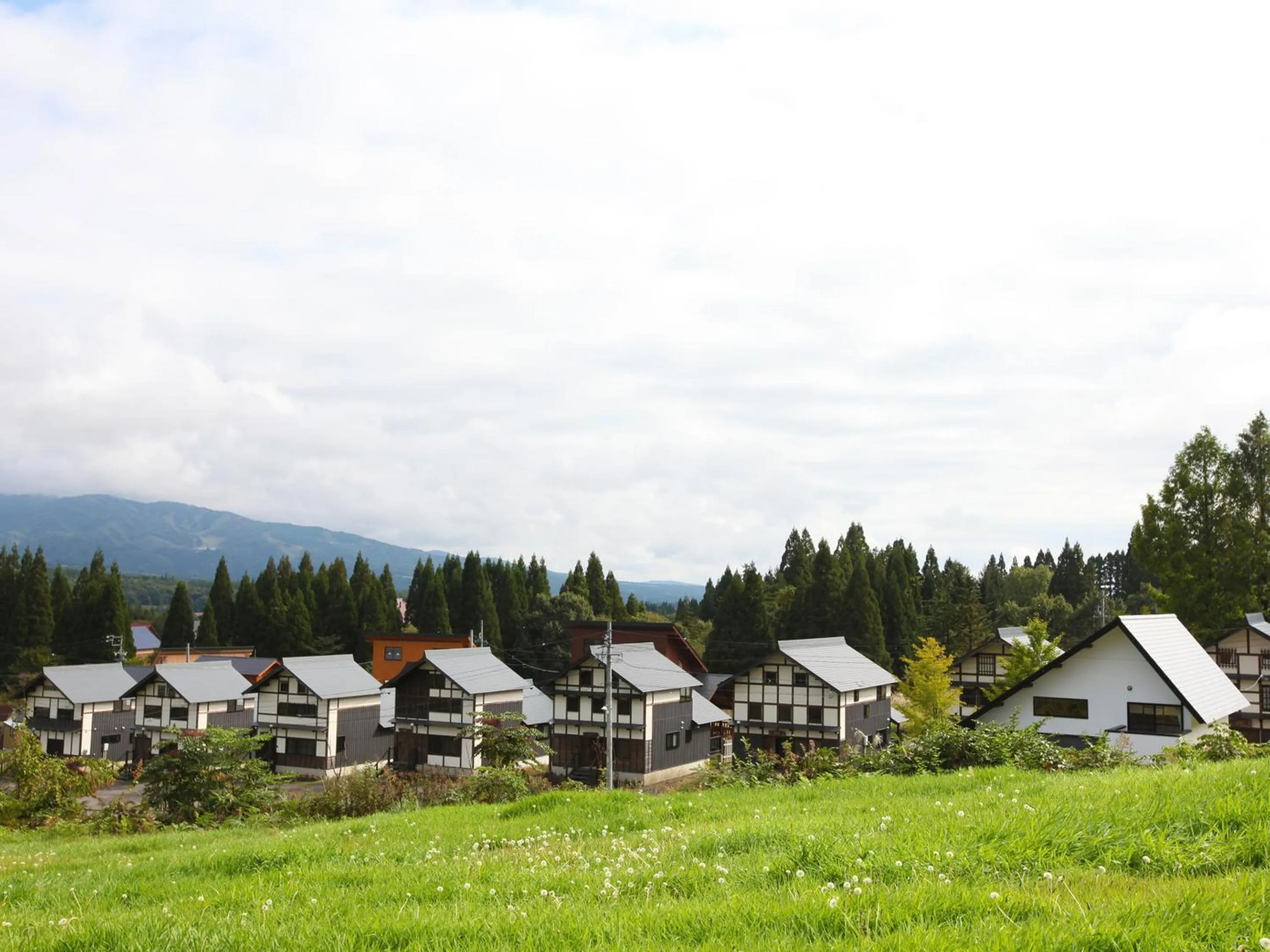 Property building in Nagomiya Hirugano