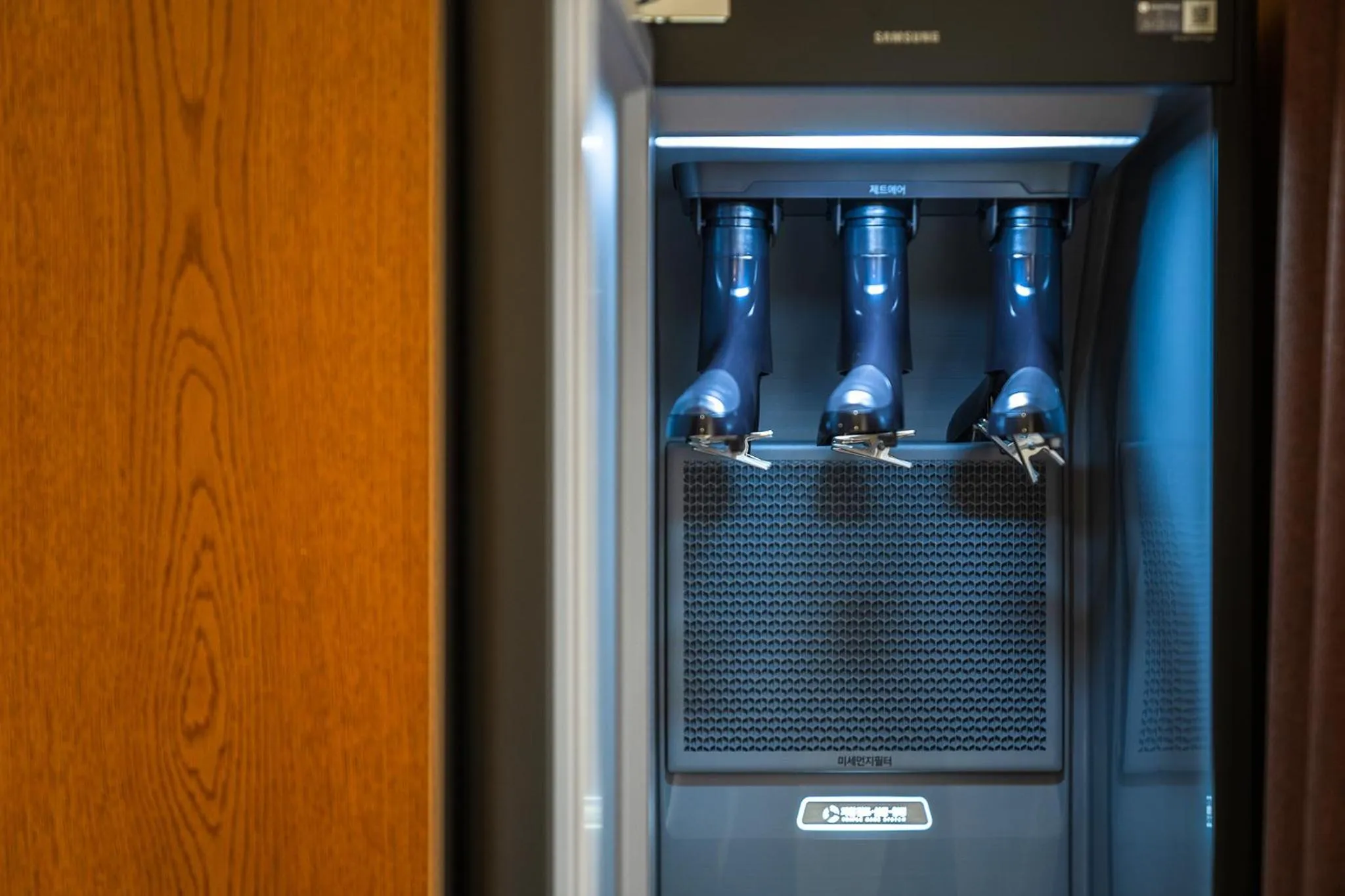 wardrobe in Uiwang Milos Hotel