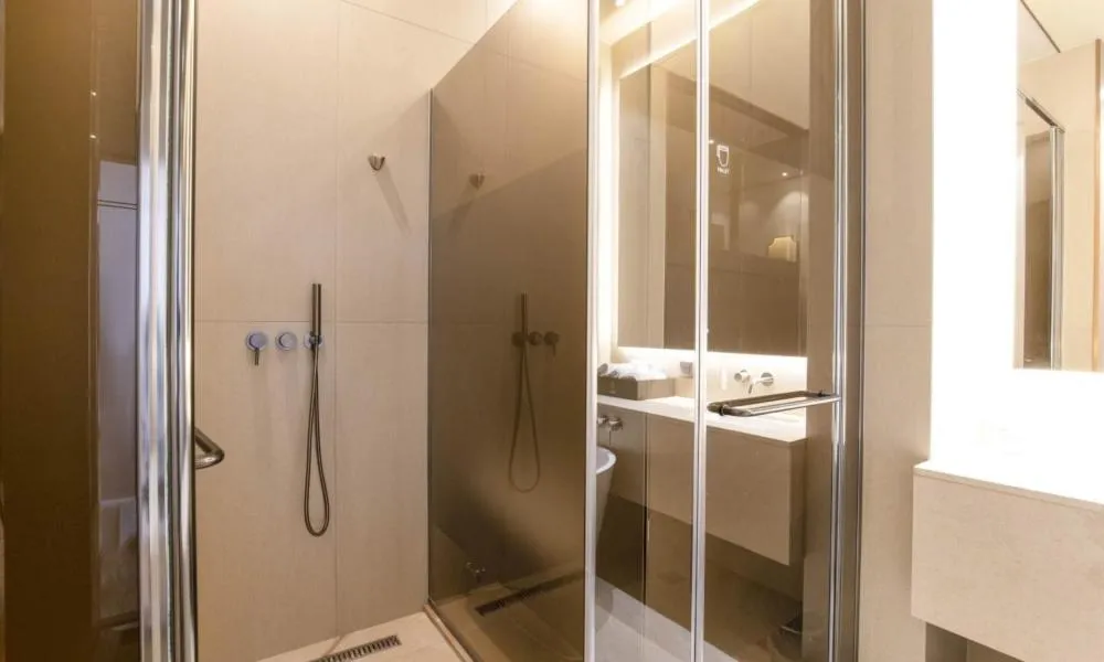 Shower in Uiwang Milos Hotel