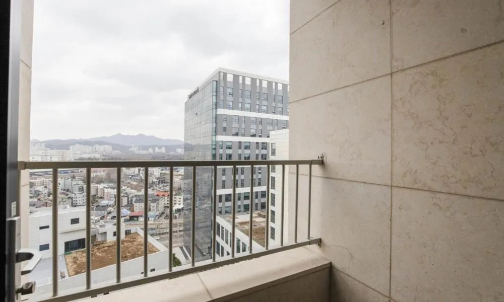 Balcony/Terrace in Uiwang Milos Hotel