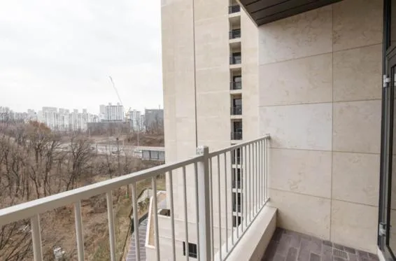 Balcony/Terrace in Uiwang Milos Hotel