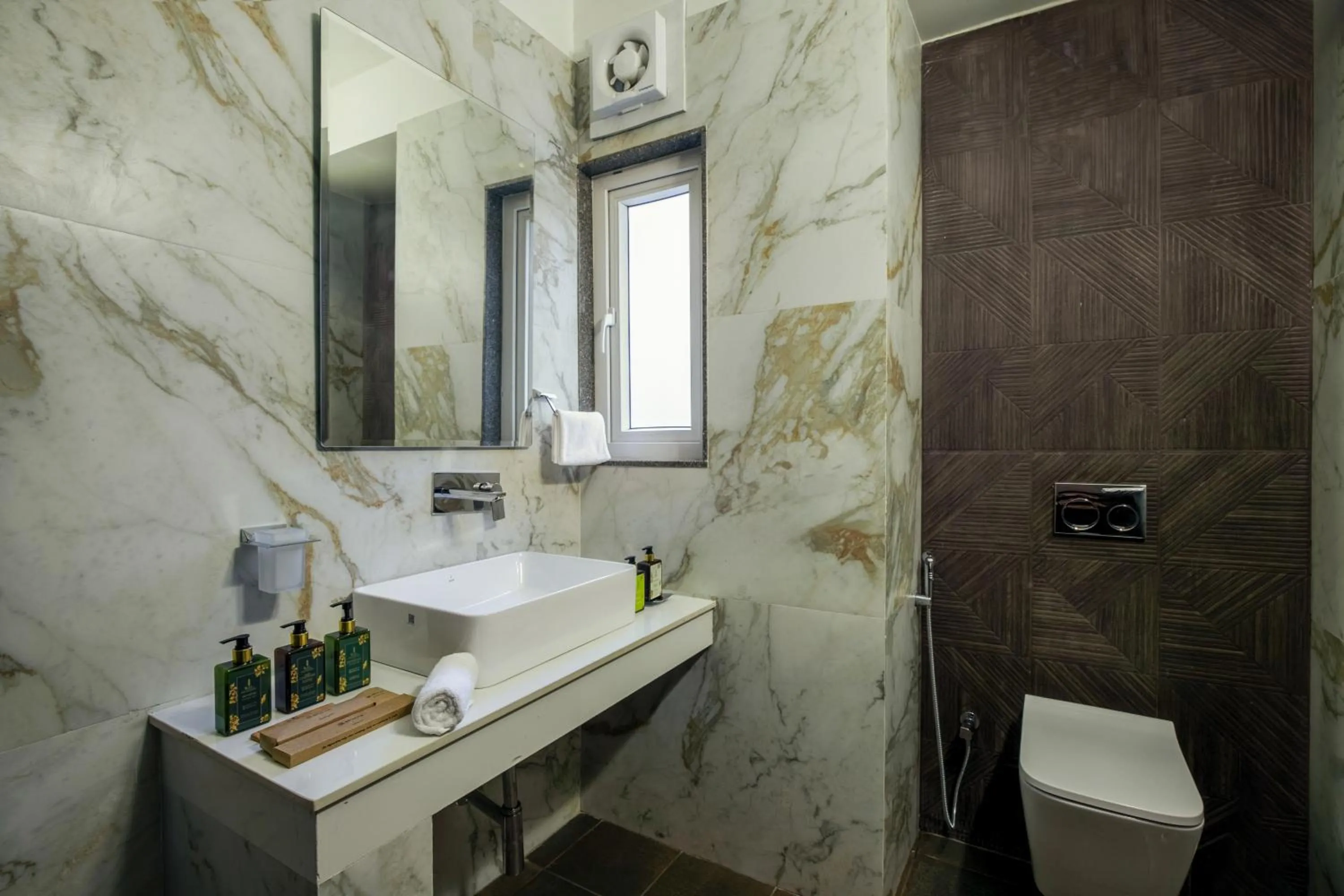 Shower in ELIVAAS 6 BHK Farmstay with Pvt Pool & Garden - Esh