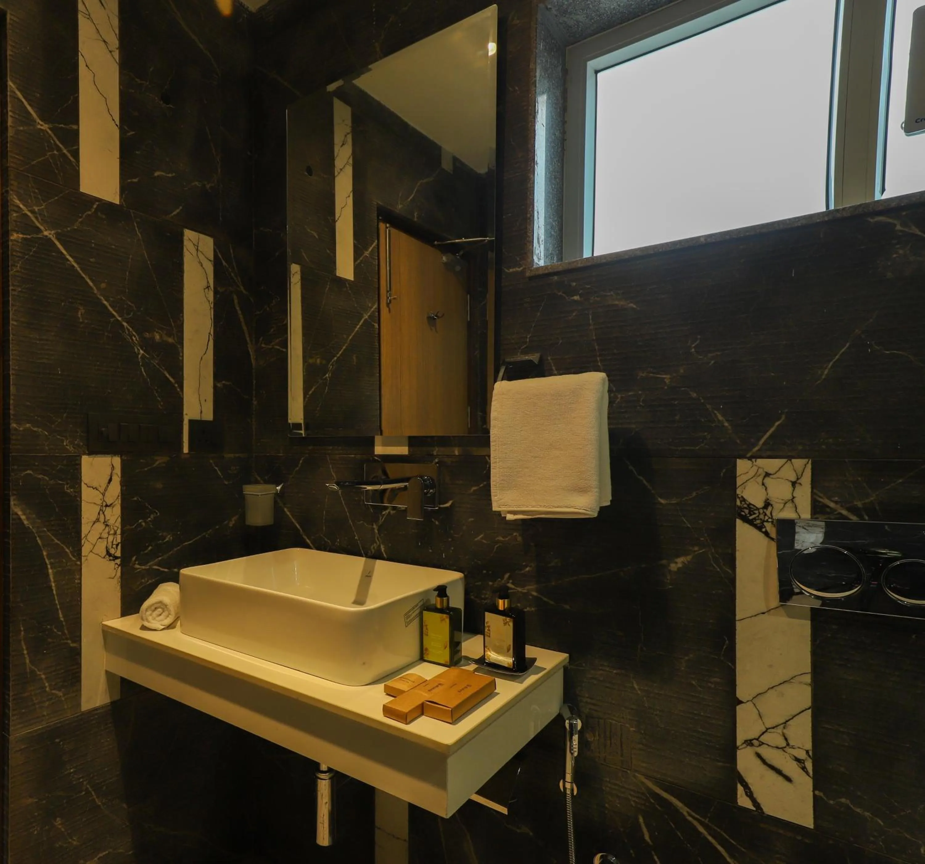 Bathroom in ELIVAAS 6 BHK Farmstay with Pvt Pool & Garden - Esh