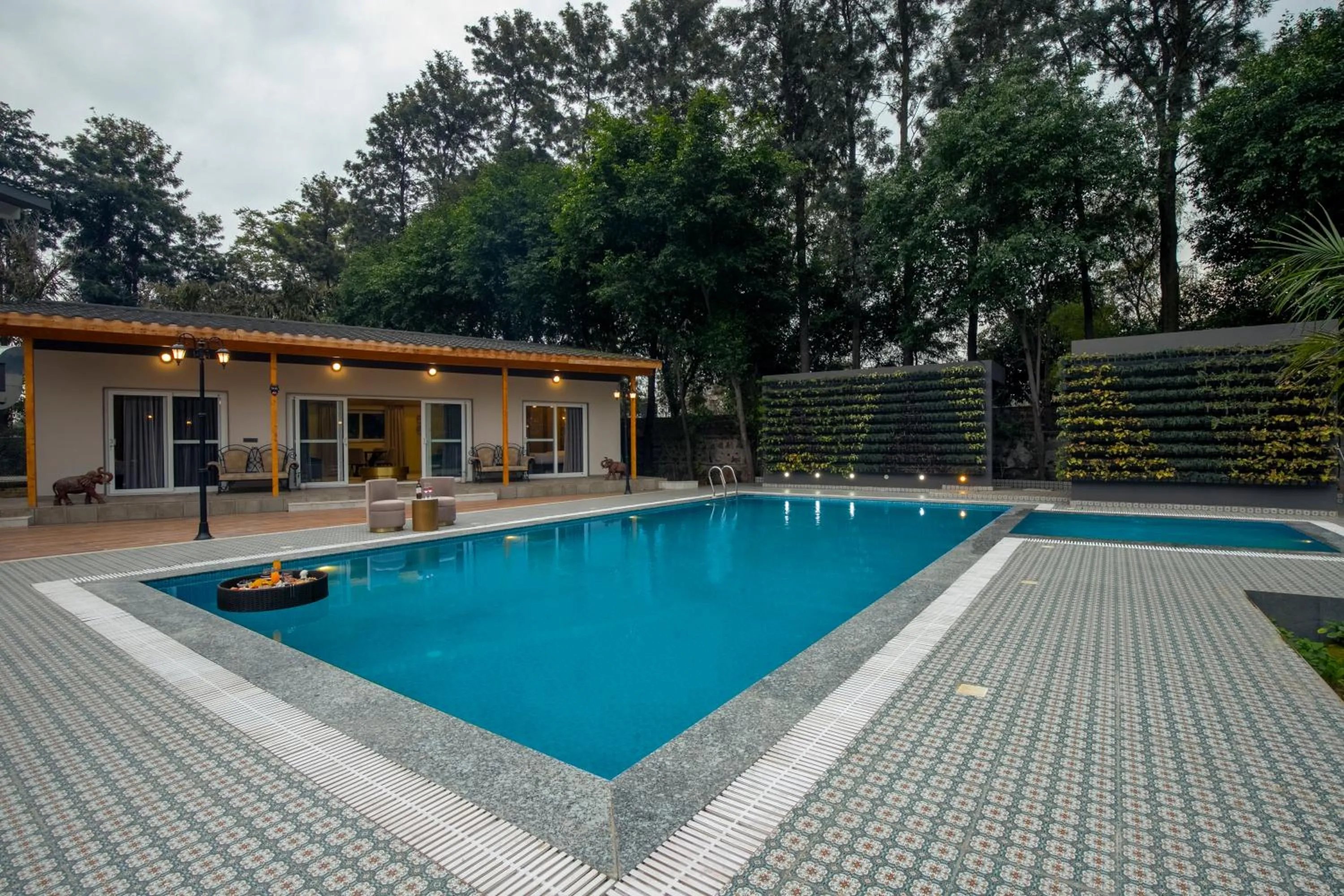 Property building in ELIVAAS 6 BHK Farmstay with Pvt Pool & Garden - Esh