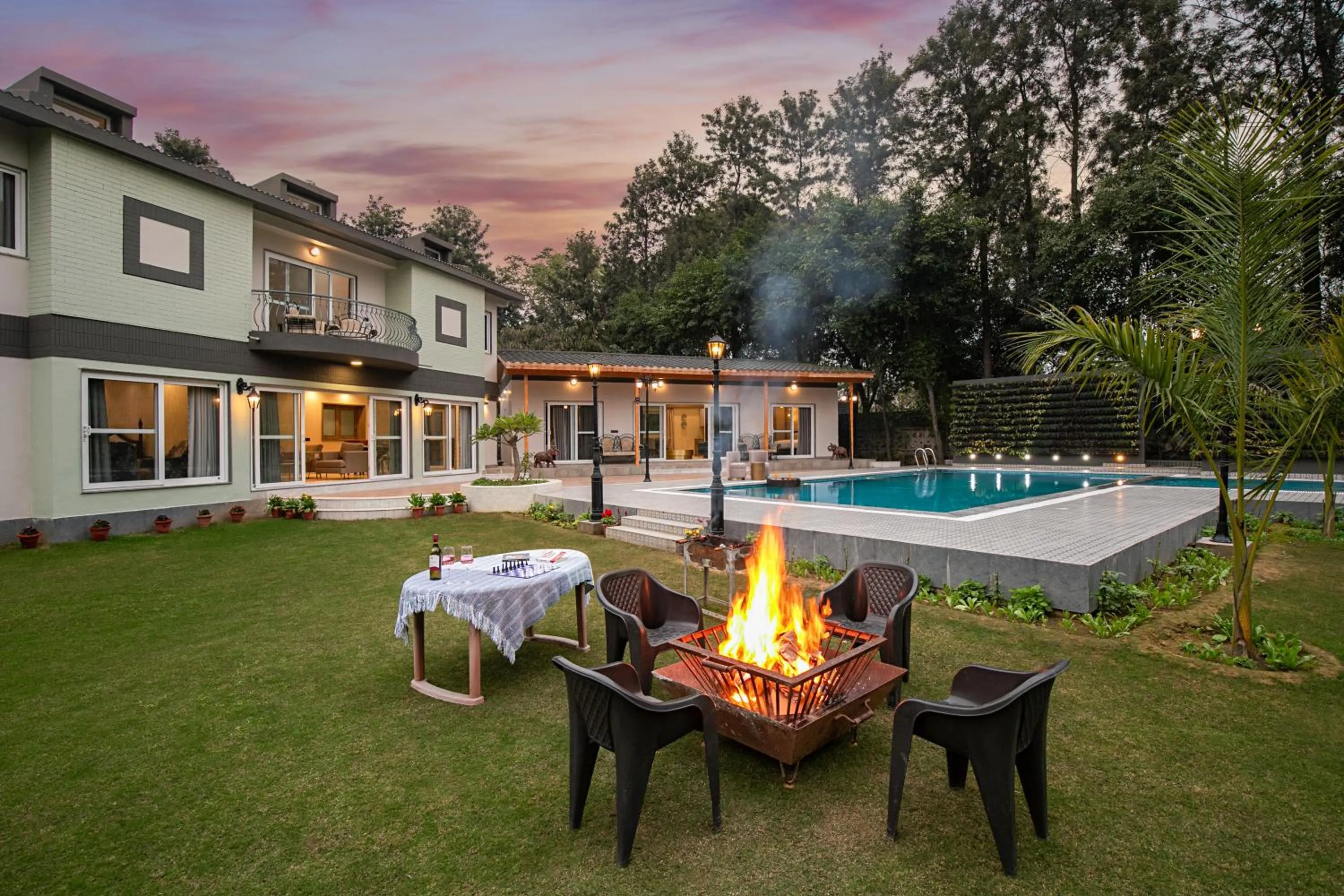 Property building in ELIVAAS 6 BHK Farmstay with Pvt Pool & Garden - Esh