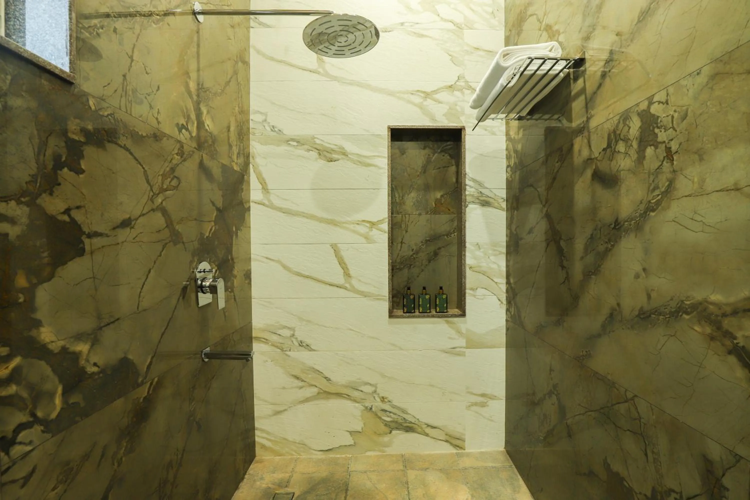 Shower in ELIVAAS 6 BHK Farmstay with Pvt Pool & Garden - Esh