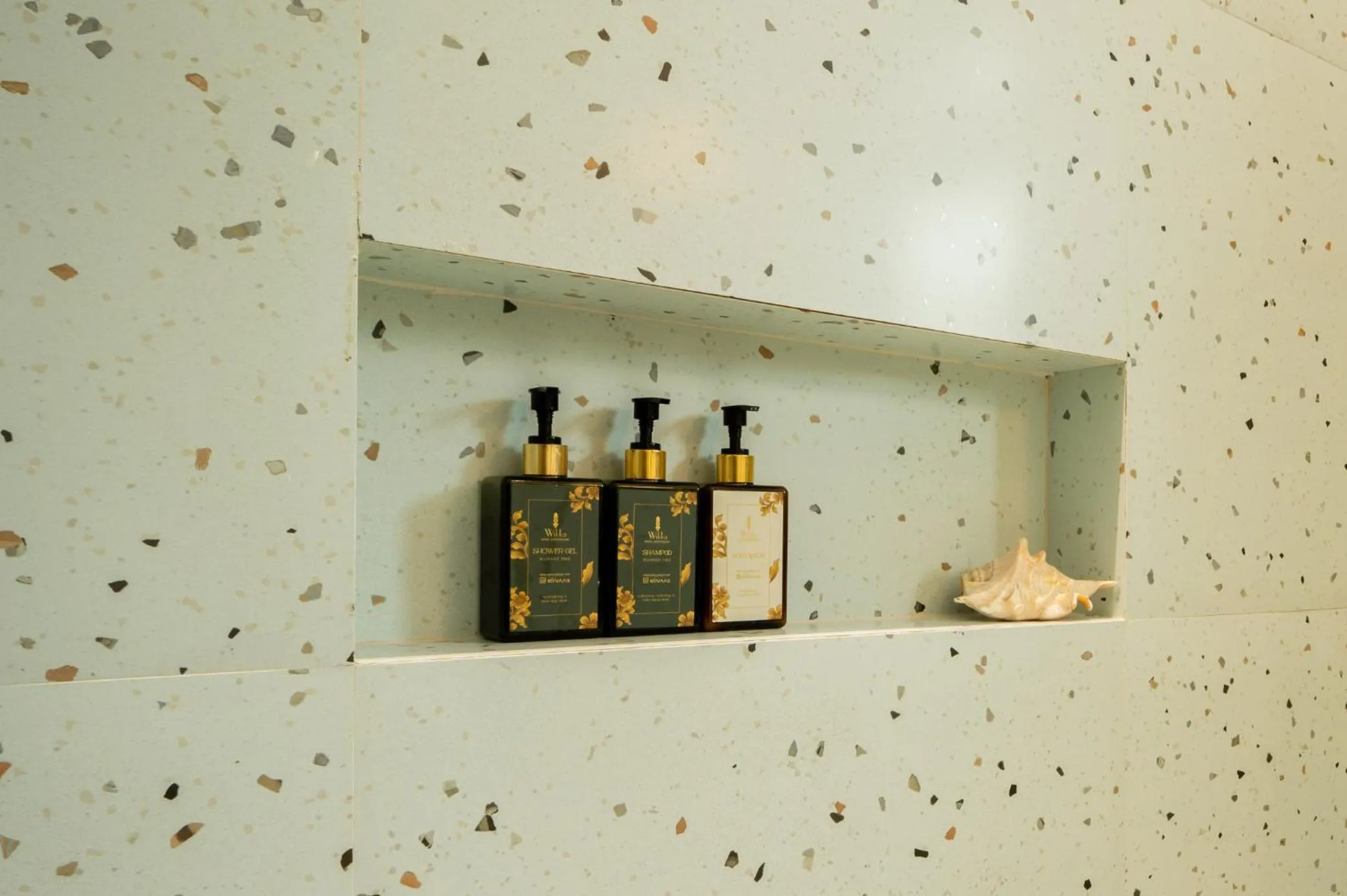 Toilet in ELIVAAS 6 BHK Farmstay with Pvt Pool & Garden - Esh