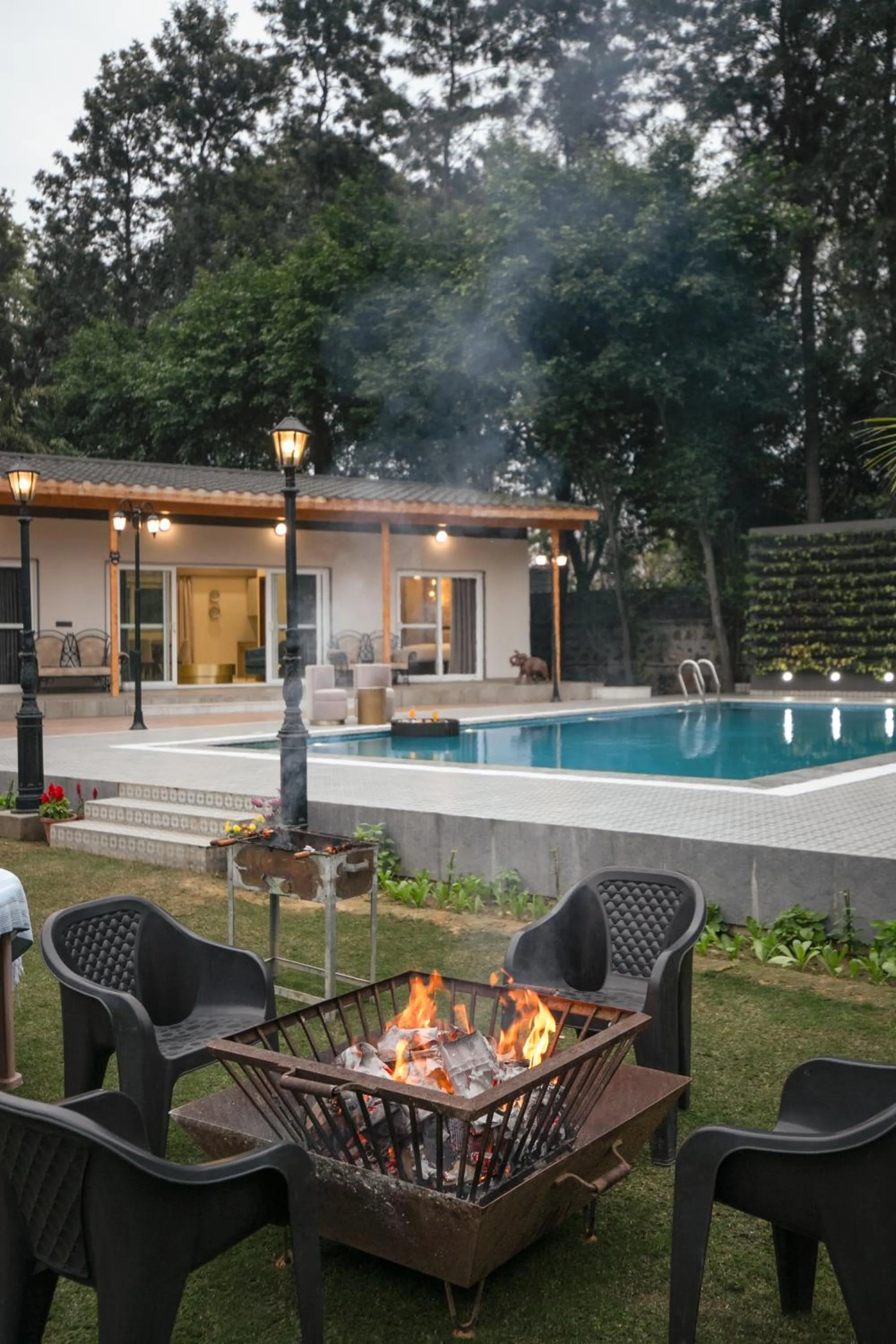 Property building in ELIVAAS 6 BHK Farmstay with Pvt Pool & Garden - Esh