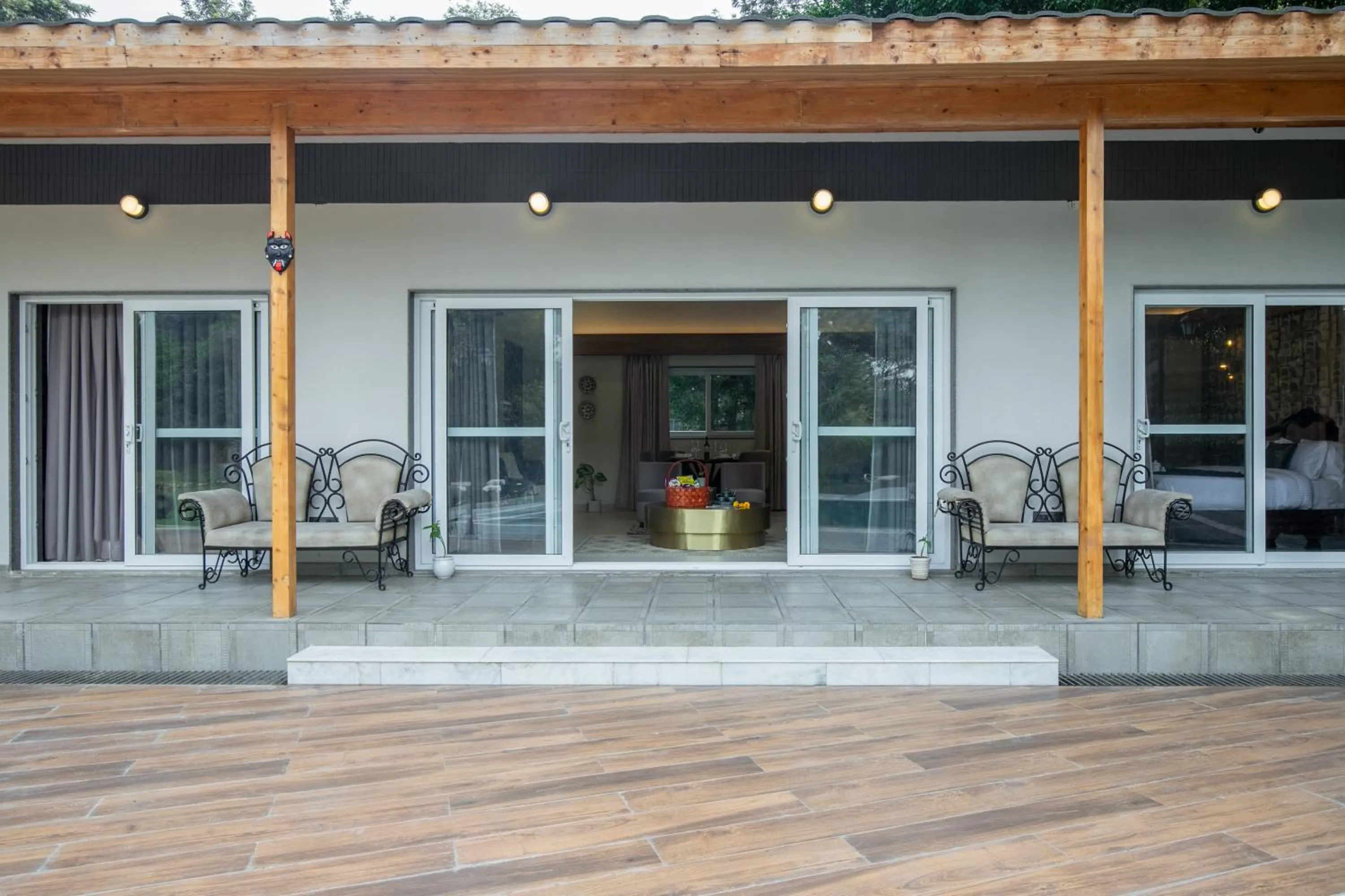 Property building in ELIVAAS 6 BHK Farmstay with Pvt Pool & Garden - Esh