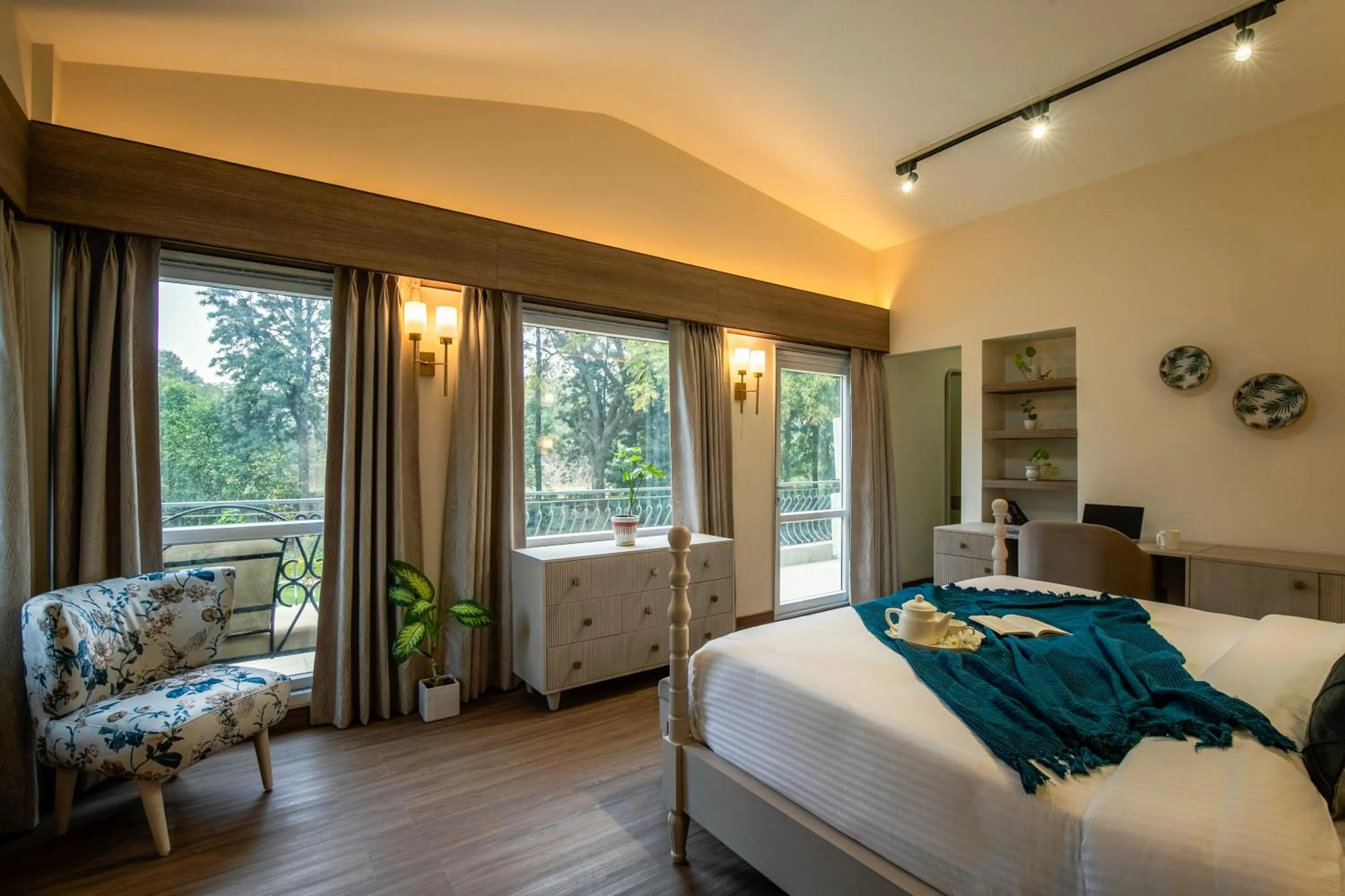 Bed in ELIVAAS 6 BHK Farmstay with Pvt Pool & Garden - Esh