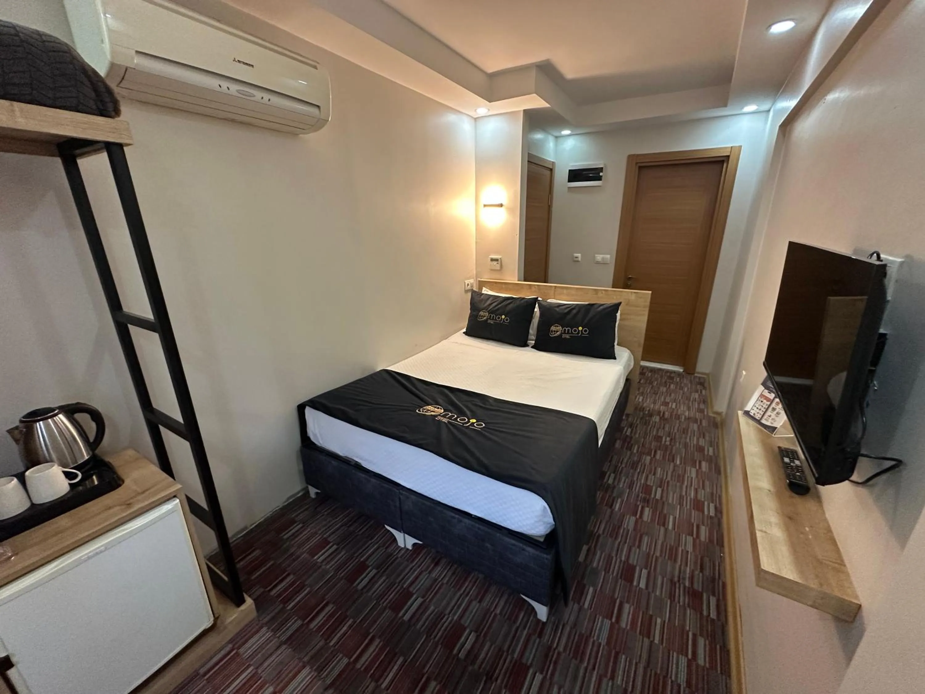 TV and multimedia in Mojo Otel İzmir