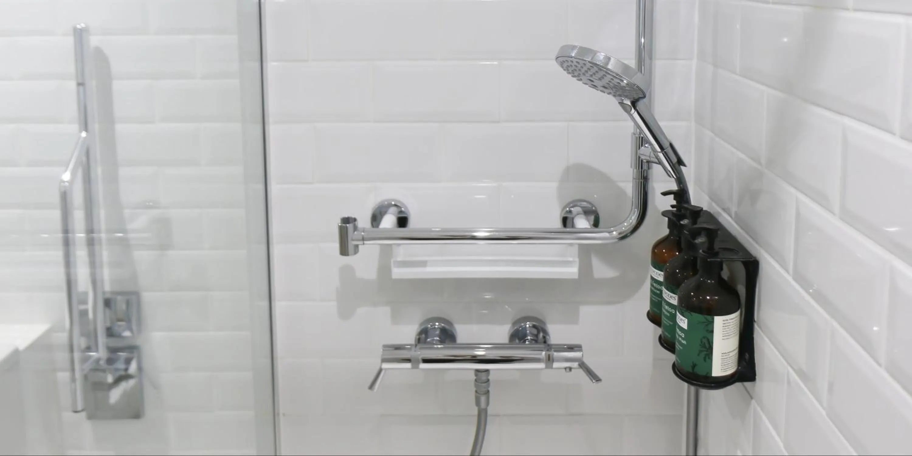 Photo of the whole room in voco Oxford Spires by IHG