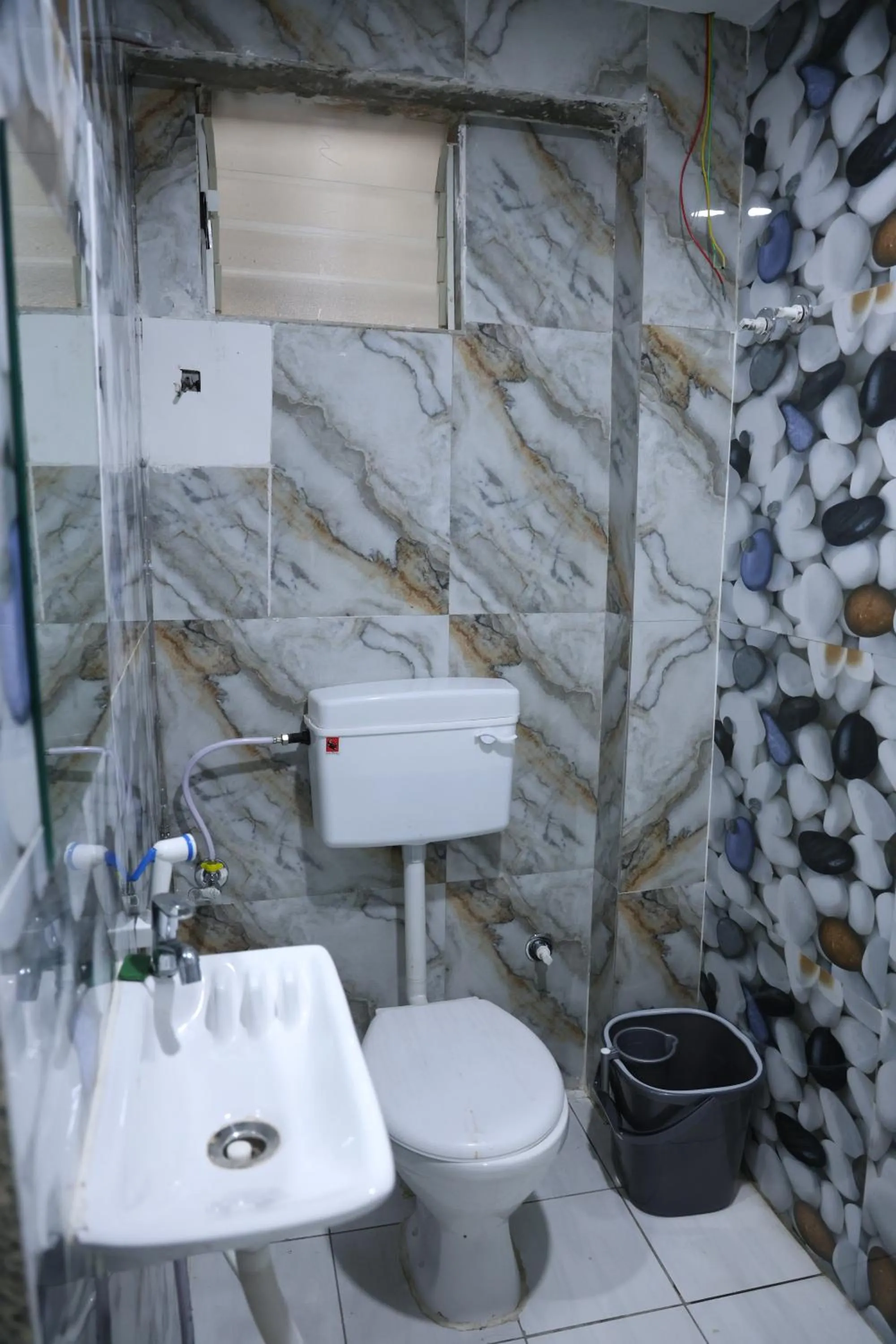 Toilet in Hotel Aaram Kalupur