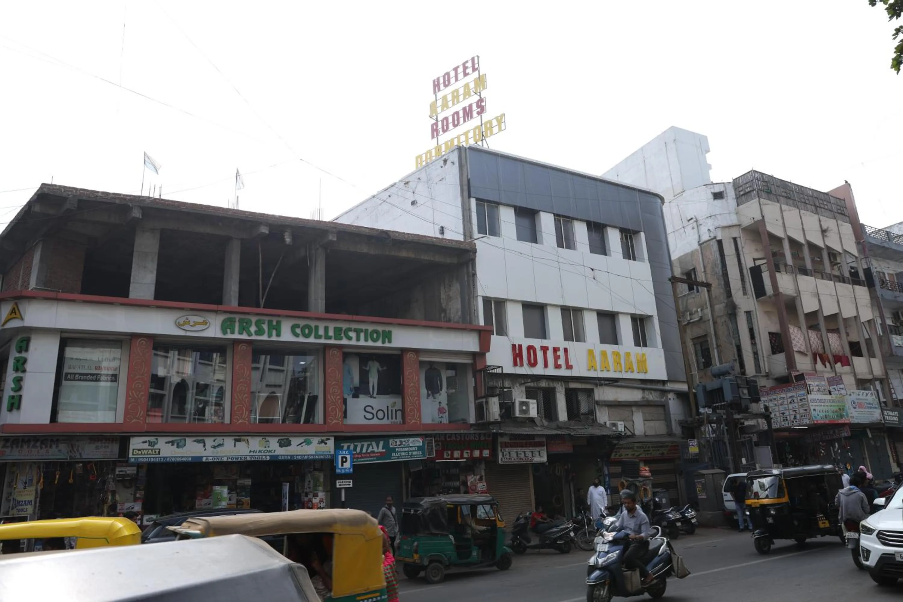 Property building in Hotel Aaram Kalupur