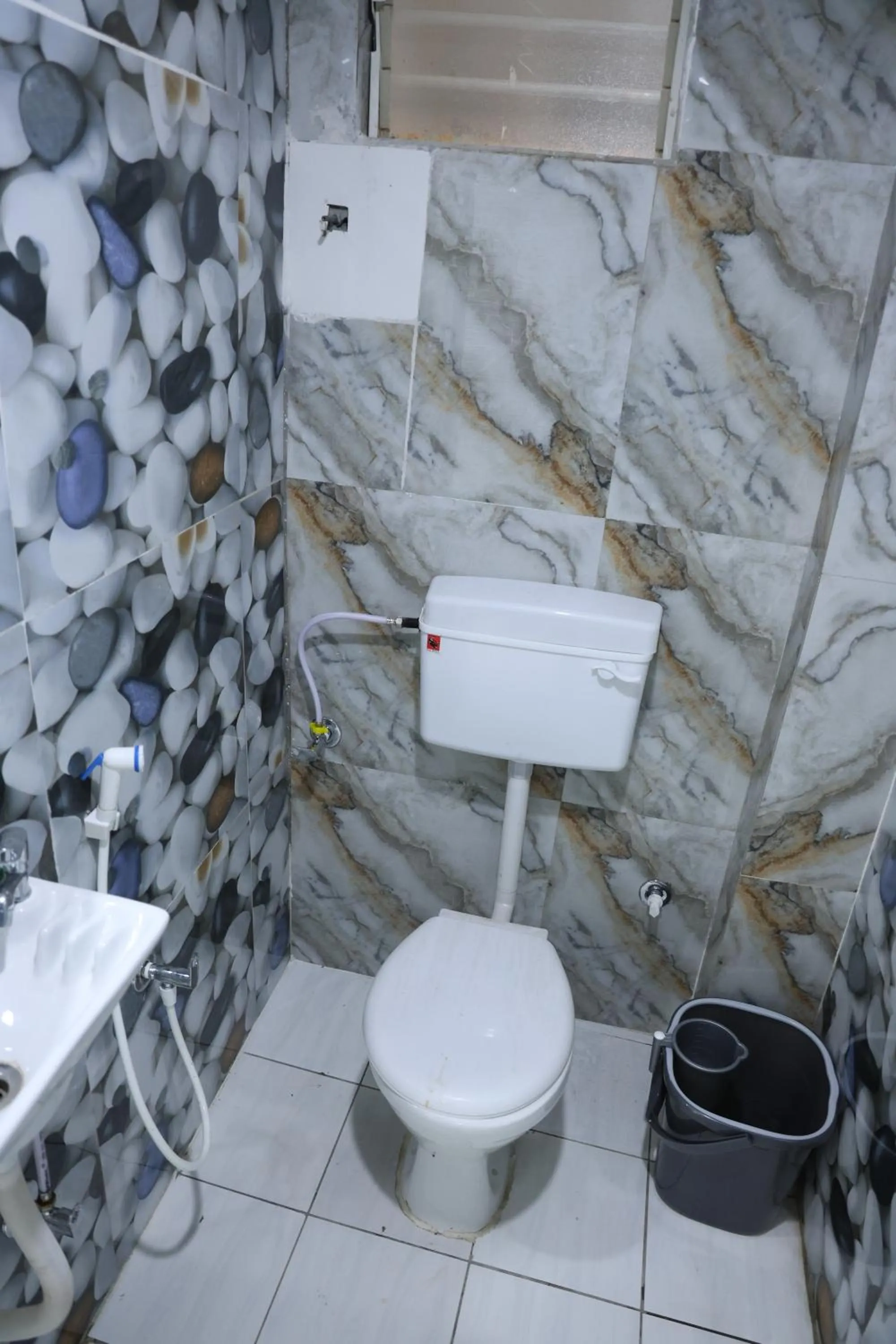 Toilet in Hotel Aaram Kalupur