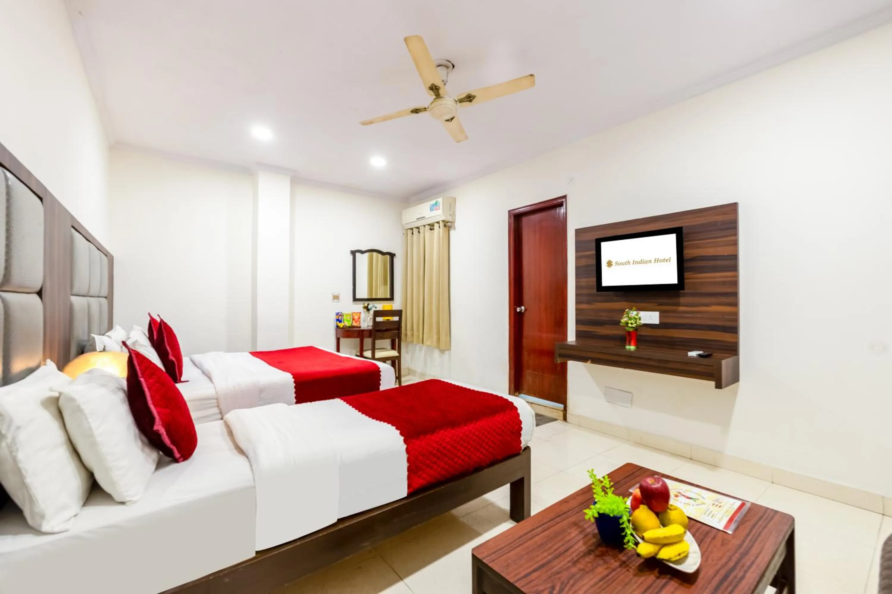 Bed in Hotel South Indian