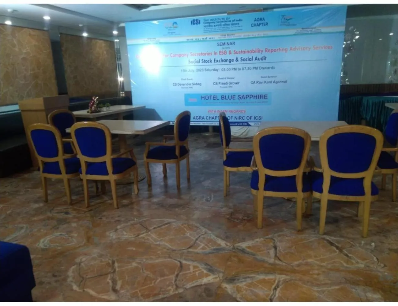 Restaurant/places to eat in Hotel Blue Sapphire, Agra